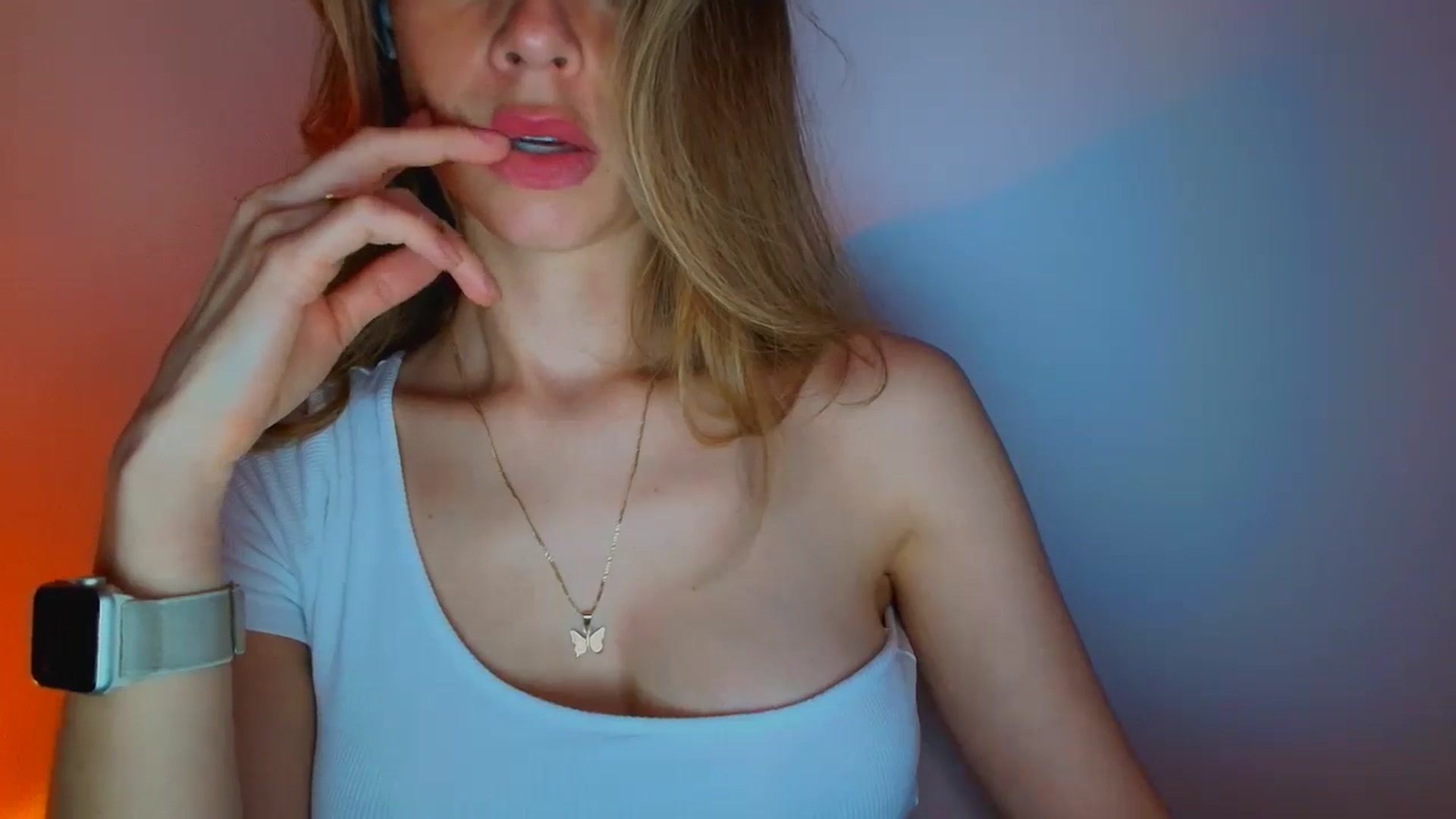 Gallery image thumbnail from fresagirl's myfreecams stream on, 04/21/2026, 22:30 image 10 of 20