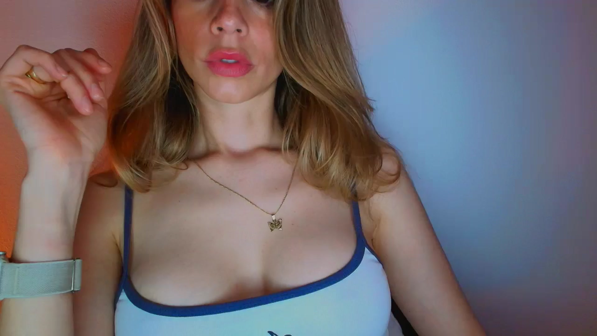 Gallery image thumbnail from fresagirl's myfreecams stream on, 04/22/2026, 22:31 image 11 of 20