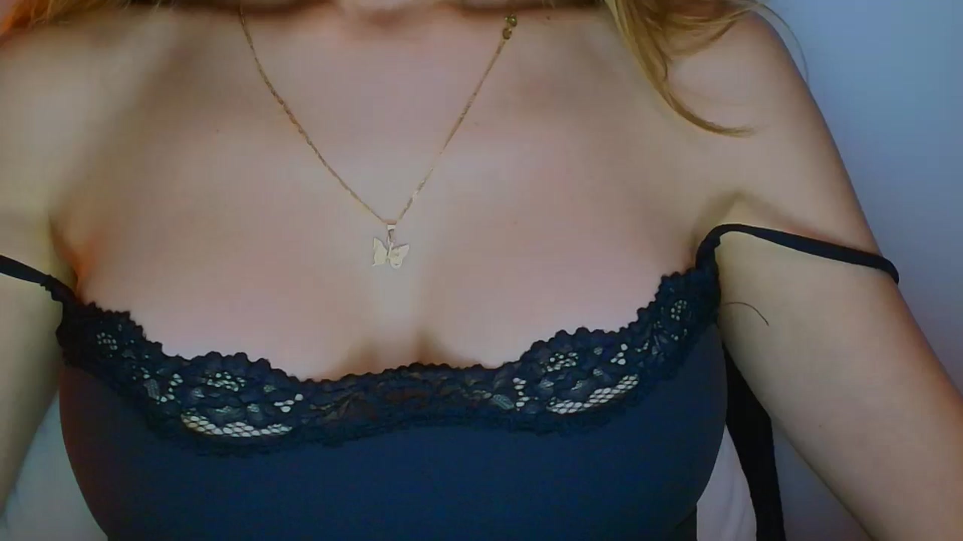 Gallery image thumbnail from fresagirl's myfreecams stream on, 04/27/2026, 22:56 image 15 of 20
