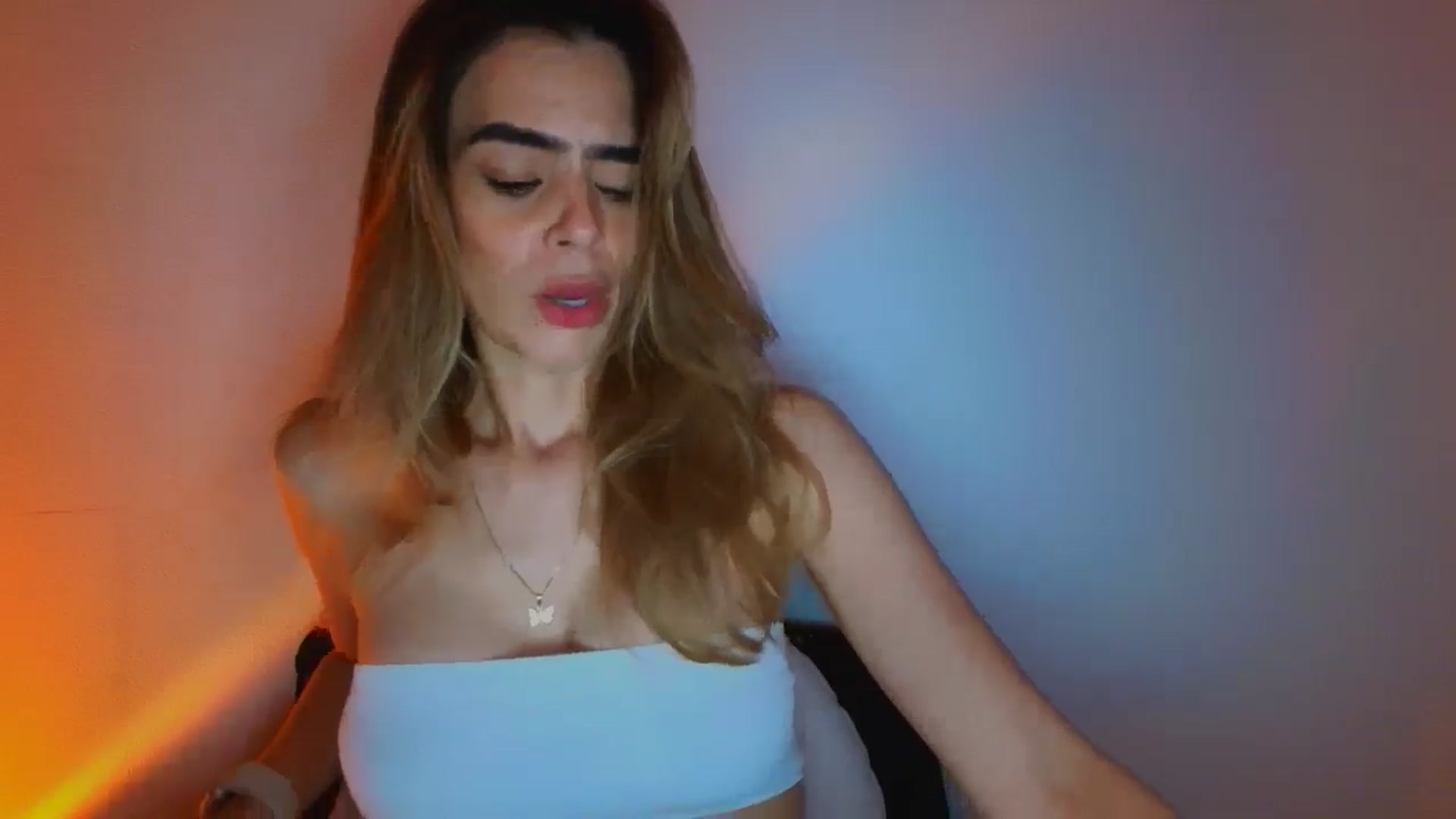 Gallery image thumbnail from fresagirl's myfreecams stream on, 04/28/2026, 20:32 image 7 of 20