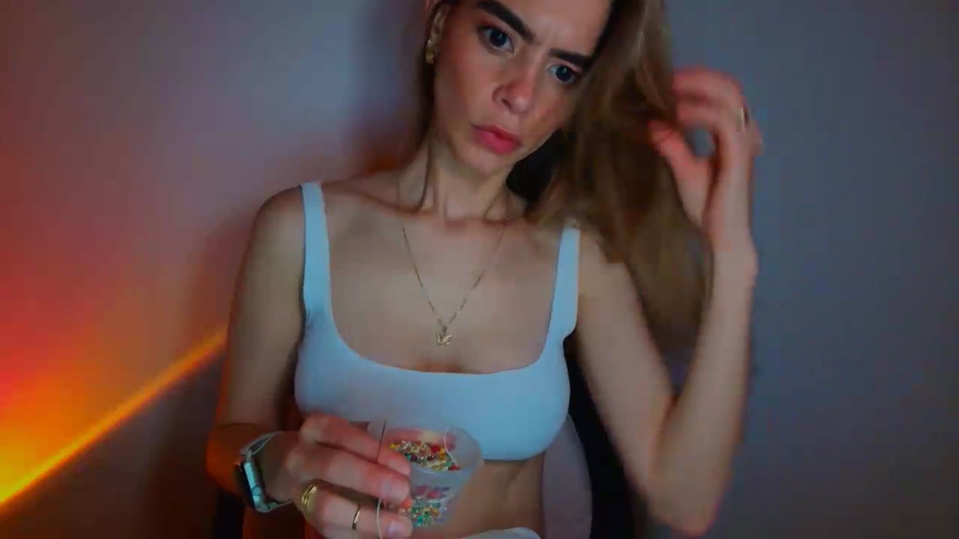 Gallery image thumbnail from fresagirl's myfreecams stream on, 05/14/2026, 21:33 image 13 of 20