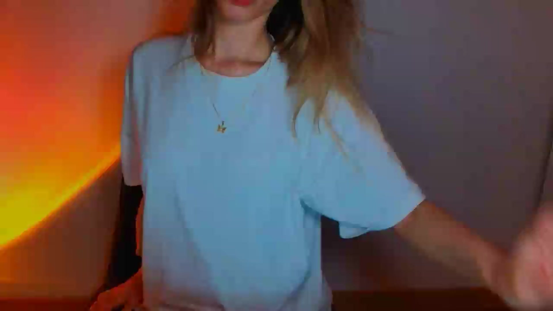 Gallery image thumbnail from fresagirl's myfreecams stream on, 05/18/2026, 23:20 image 1 of 20