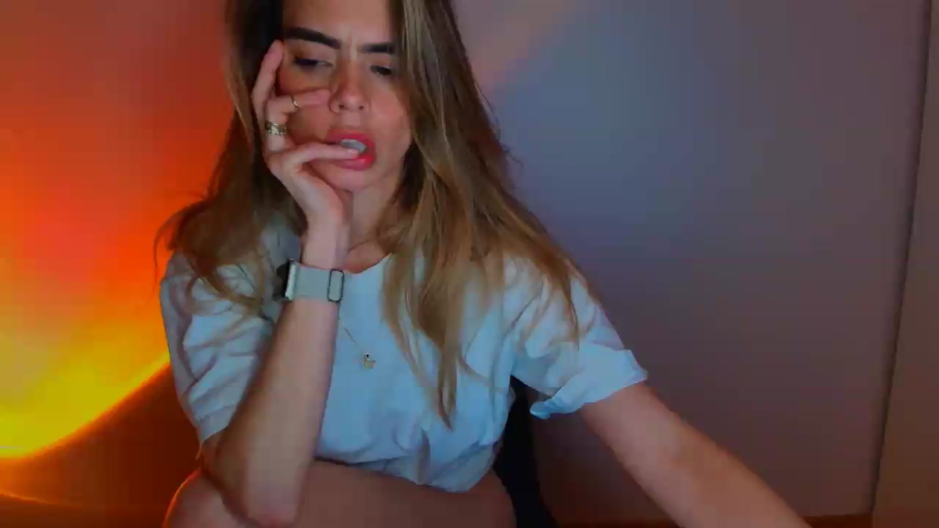 Gallery image thumbnail from fresagirl's myfreecams stream on, 05/18/2026, 23:20 image 3 of 20