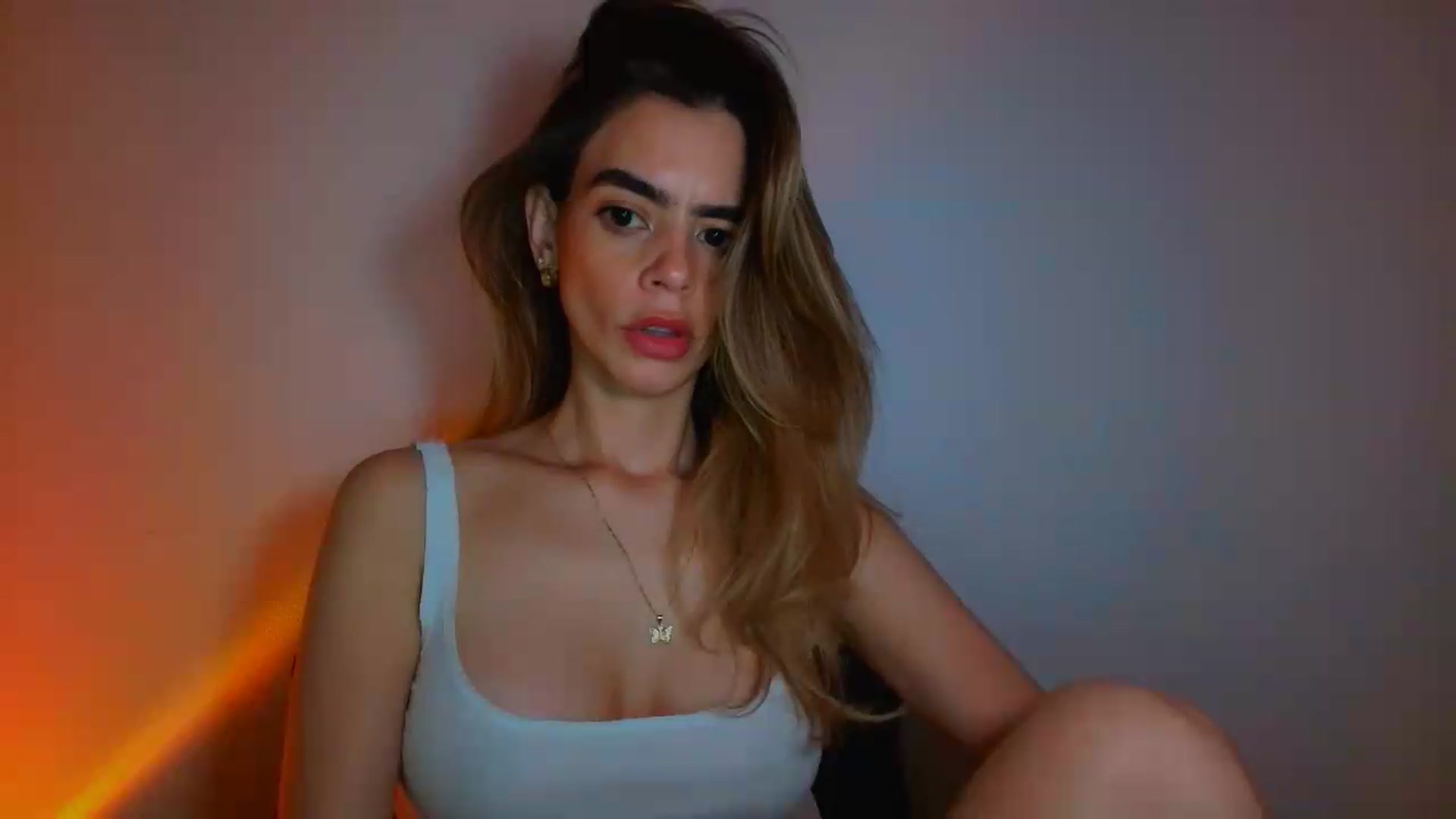 Gallery image thumbnail from fresagirl's myfreecams stream on, 05/20/2026, 23:56 image 4 of 20