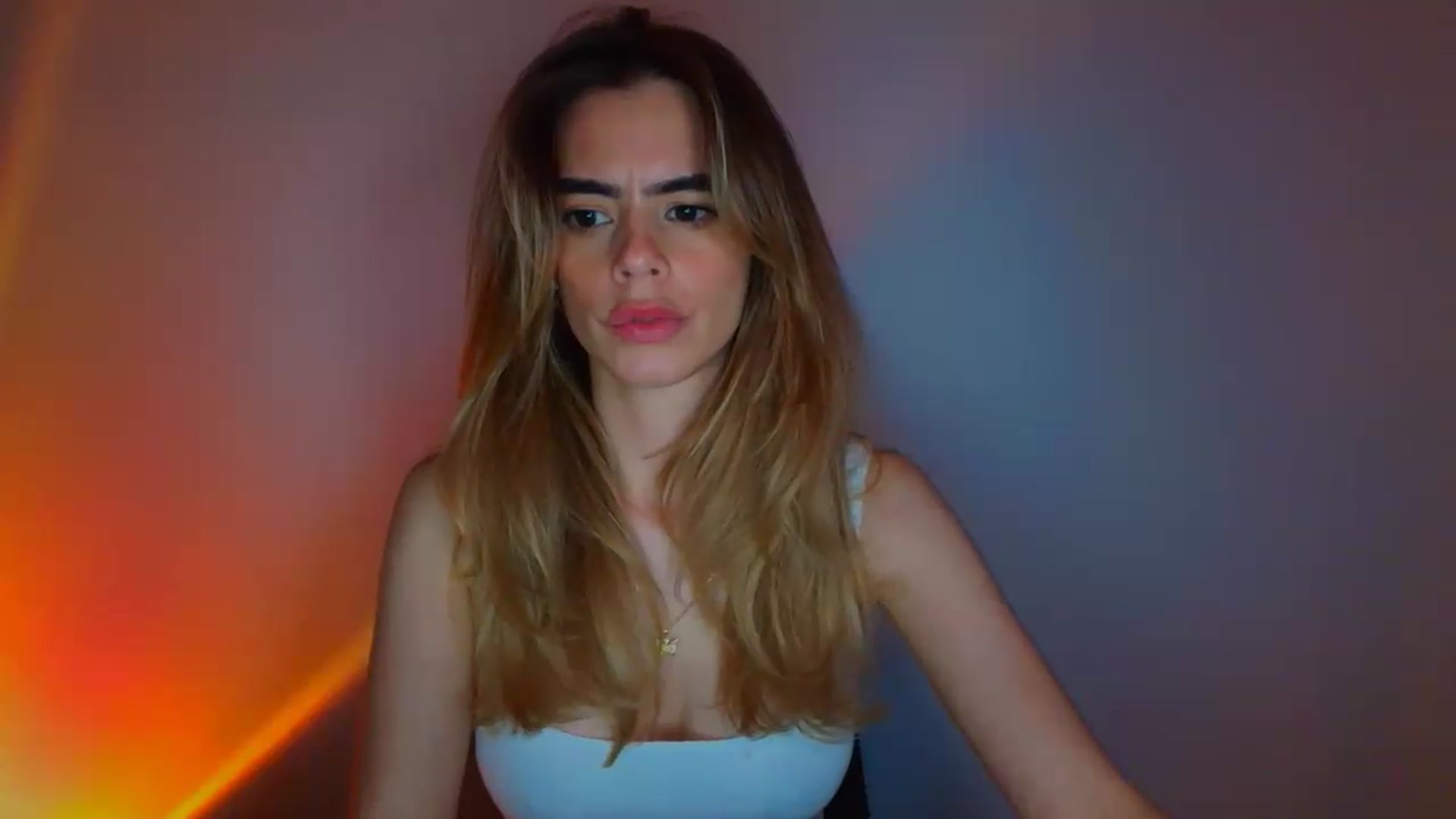 Gallery image thumbnail from fresagirl's myfreecams stream on, 05/21/2026, 24:24 image 14 of 20
