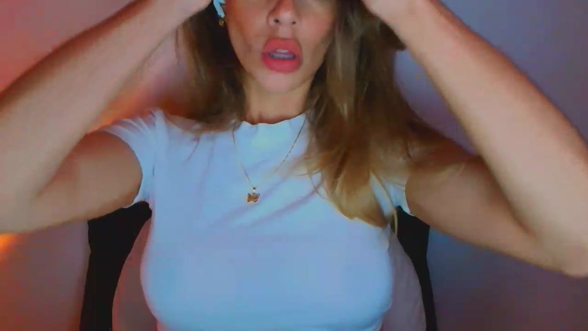 Gallery image thumbnail from fresagirl's myfreecams stream on, 06/15/2026, 21:44 image 19 of 20