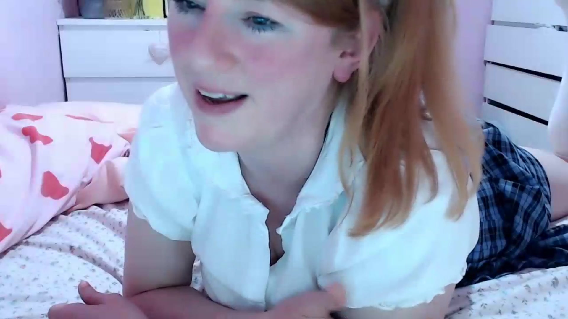 Gallery image thumbnail from frisson's myfreecams stream on, 05/18/2026, 22:39 image 12 of 20