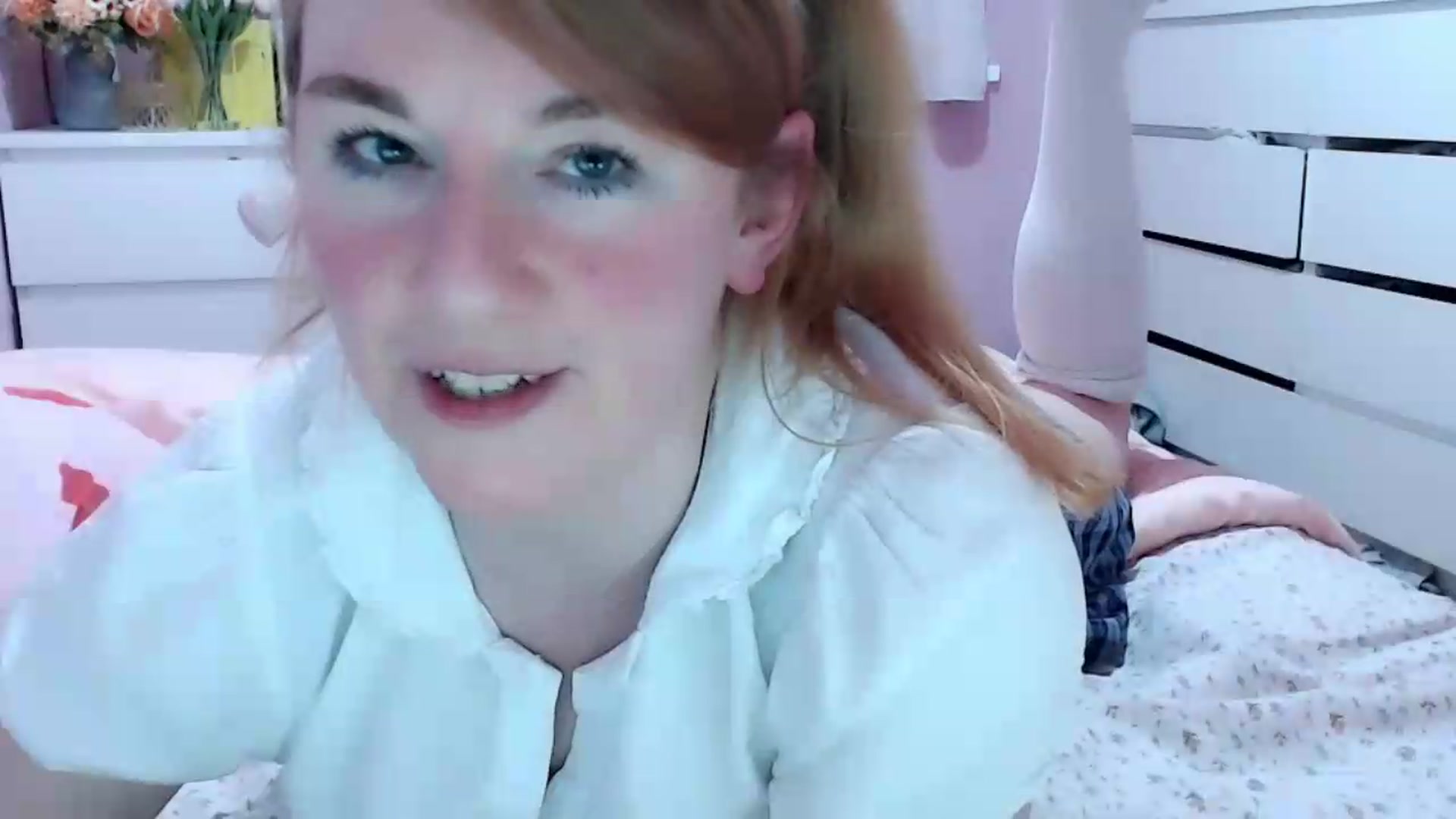 Gallery image thumbnail from frisson's myfreecams stream on, 05/18/2026, 22:39 image 15 of 20