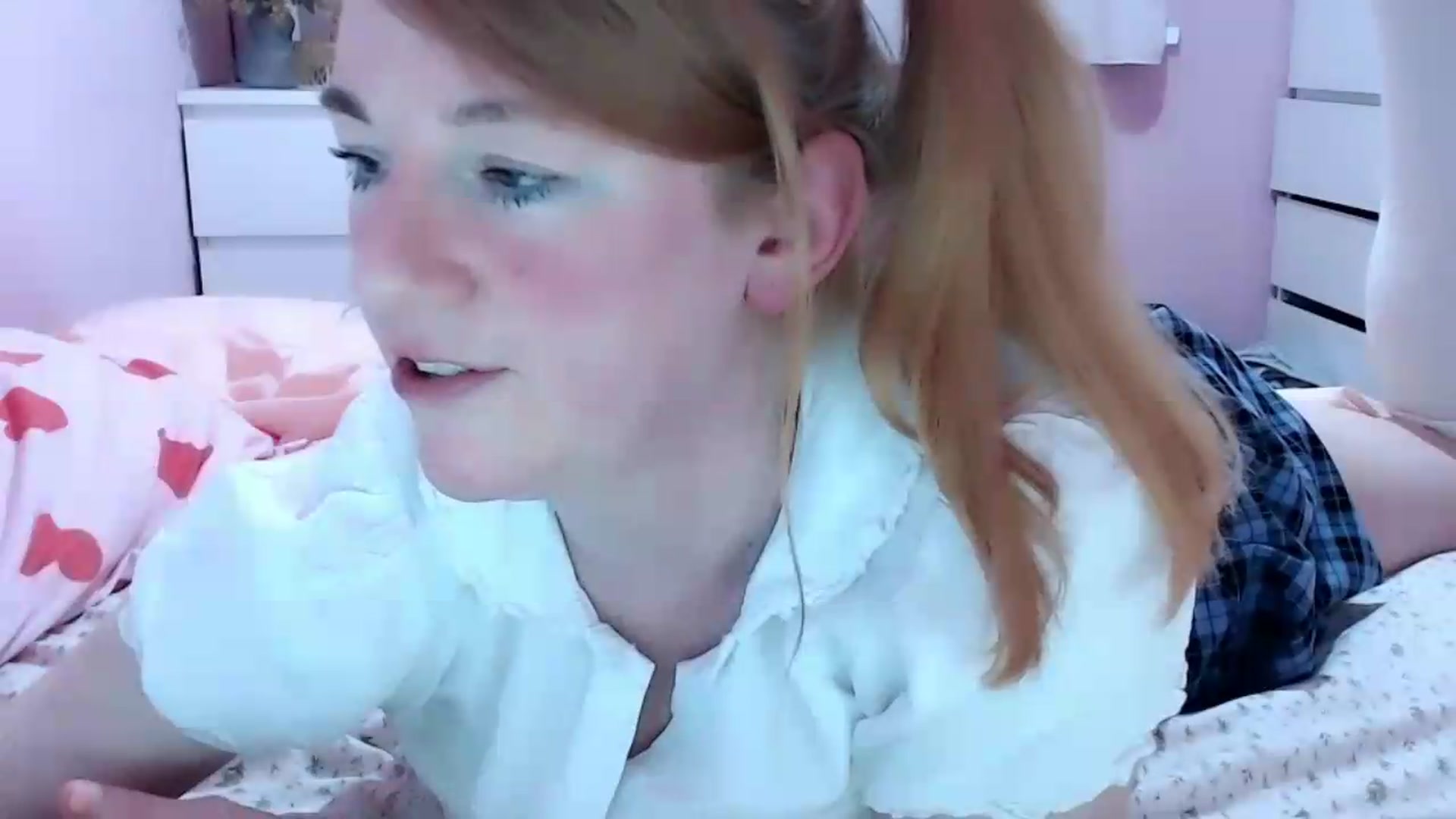 Gallery image thumbnail from frisson's myfreecams stream on, 05/18/2026, 22:39 image 3 of 20