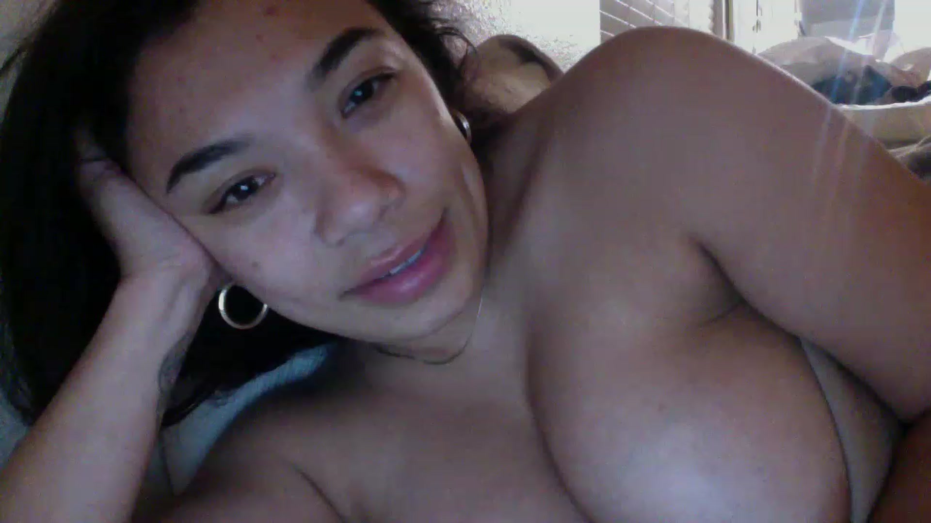 Gallery image thumbnail from fuckmedimples's myfreecams stream on, 11/22/2022, 08:33 image 9 of 20
