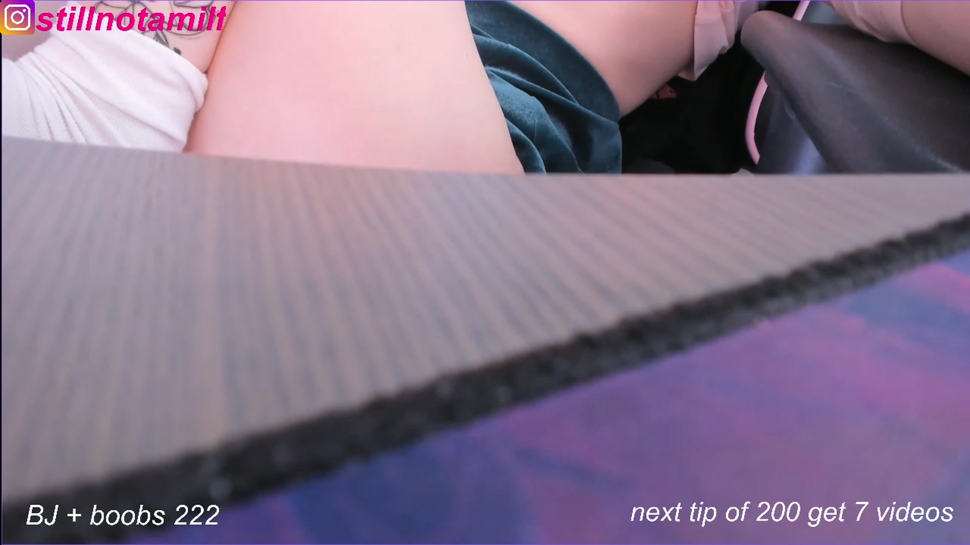 Gallery image thumbnail from fun_for_cash's myfreecams stream on, 11/17/2022, 22:21 image 16 of 20