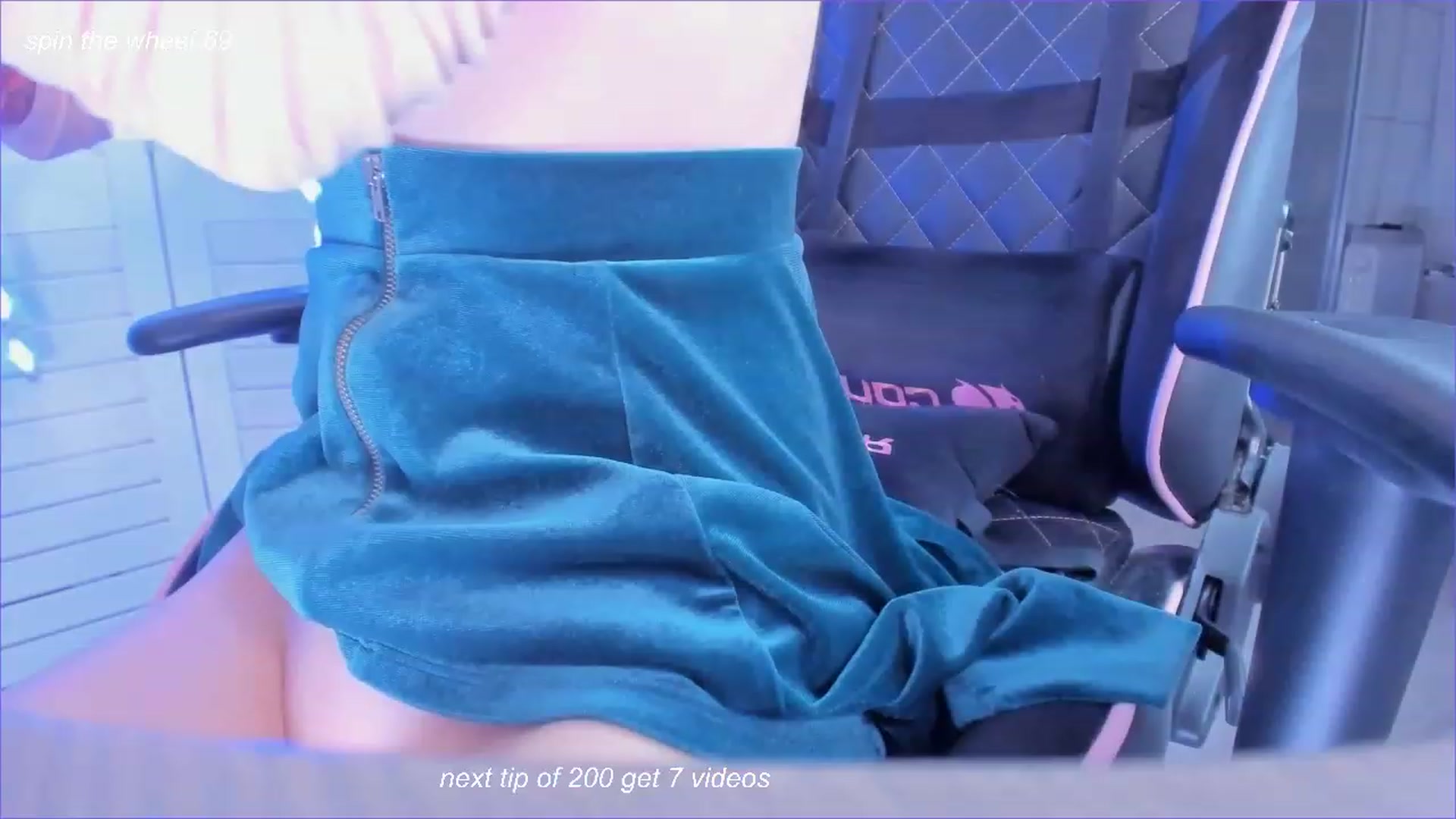 Gallery image thumbnail from fun_for_cash's myfreecams stream on, 09/28/2023, 18:50 image 5 of 20
