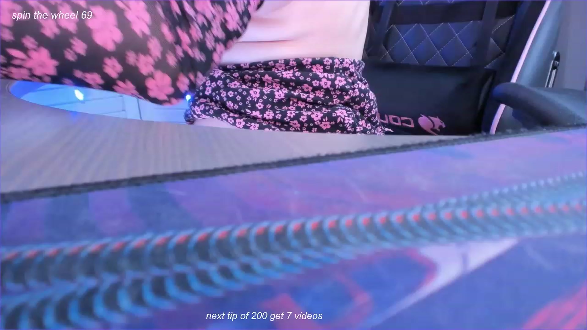 Gallery image thumbnail from fun_for_cash's myfreecams stream on, 10/16/2023, 19:36 image 4 of 20