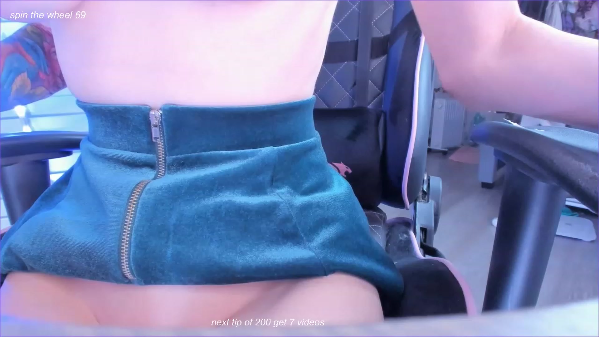 Gallery image thumbnail from fun_for_cash's myfreecams stream on, 11/13/2023, 17:34 image 14 of 20