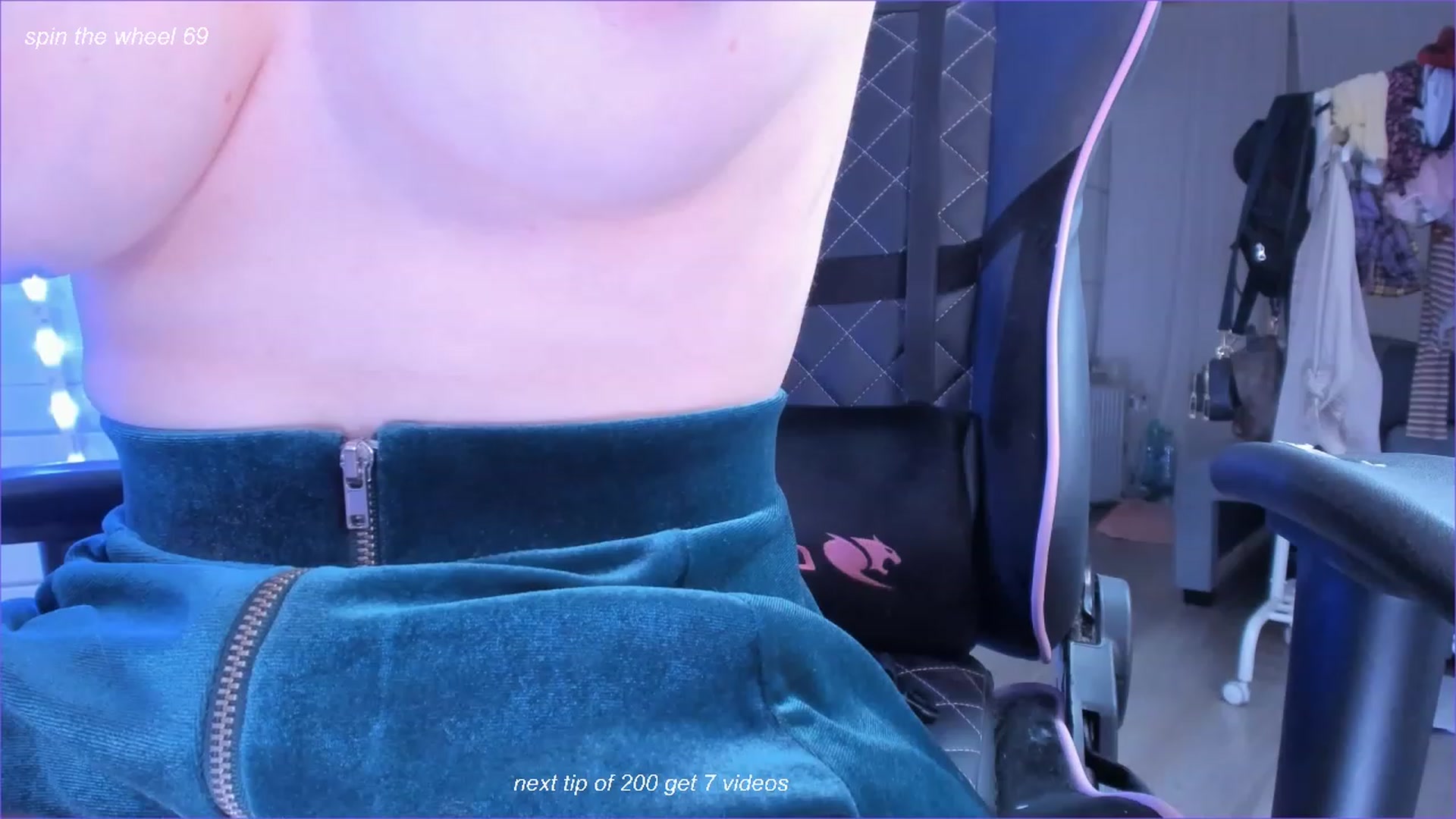 Gallery image thumbnail from fun_for_cash's myfreecams stream on, 11/13/2023, 17:34 image 6 of 20
