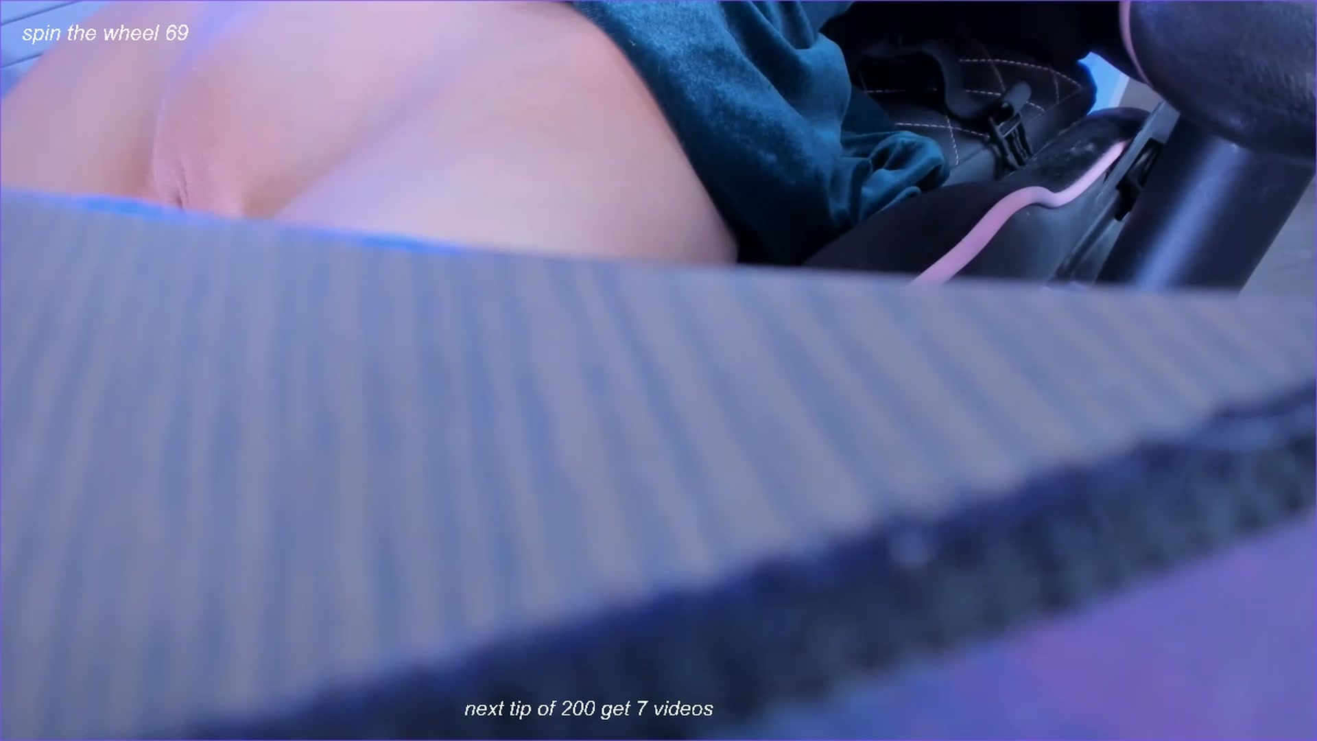 Gallery image thumbnail from fun_for_cash's myfreecams stream on, 11/13/2023, 19:55 image 15 of 20