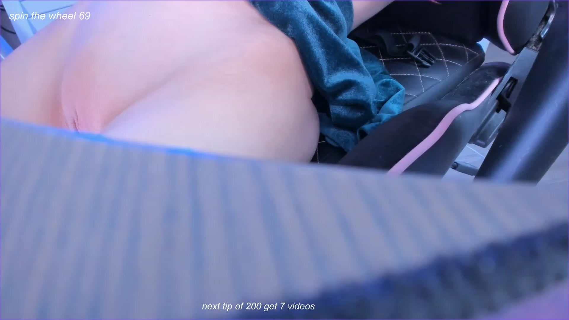 Gallery image thumbnail from fun_for_cash's myfreecams stream on, 11/24/2023, 14:58 image 18 of 20
