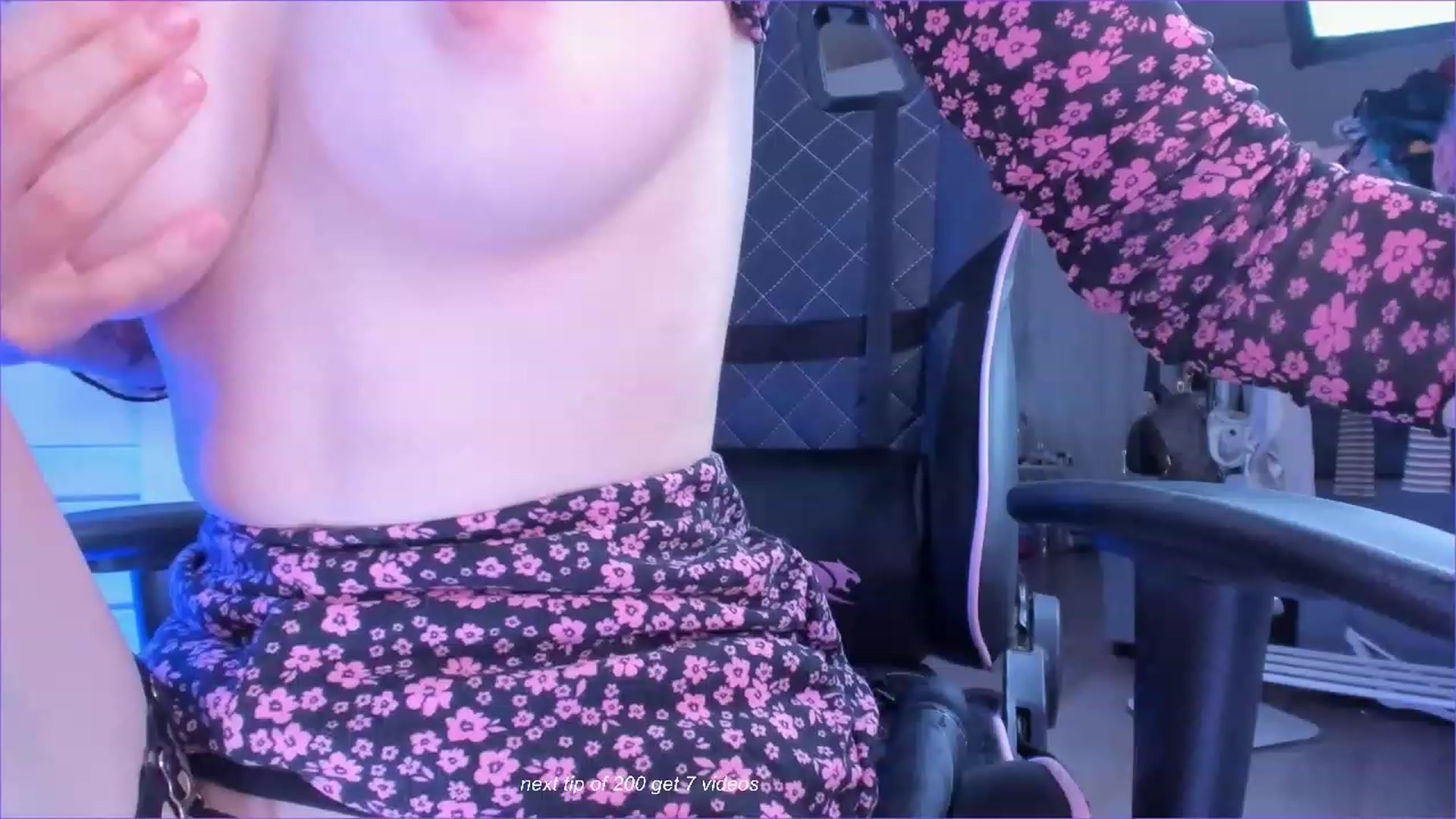 Gallery image thumbnail from fun_for_cash's myfreecams stream on, 12/27/2023, 19:37 image 14 of 20