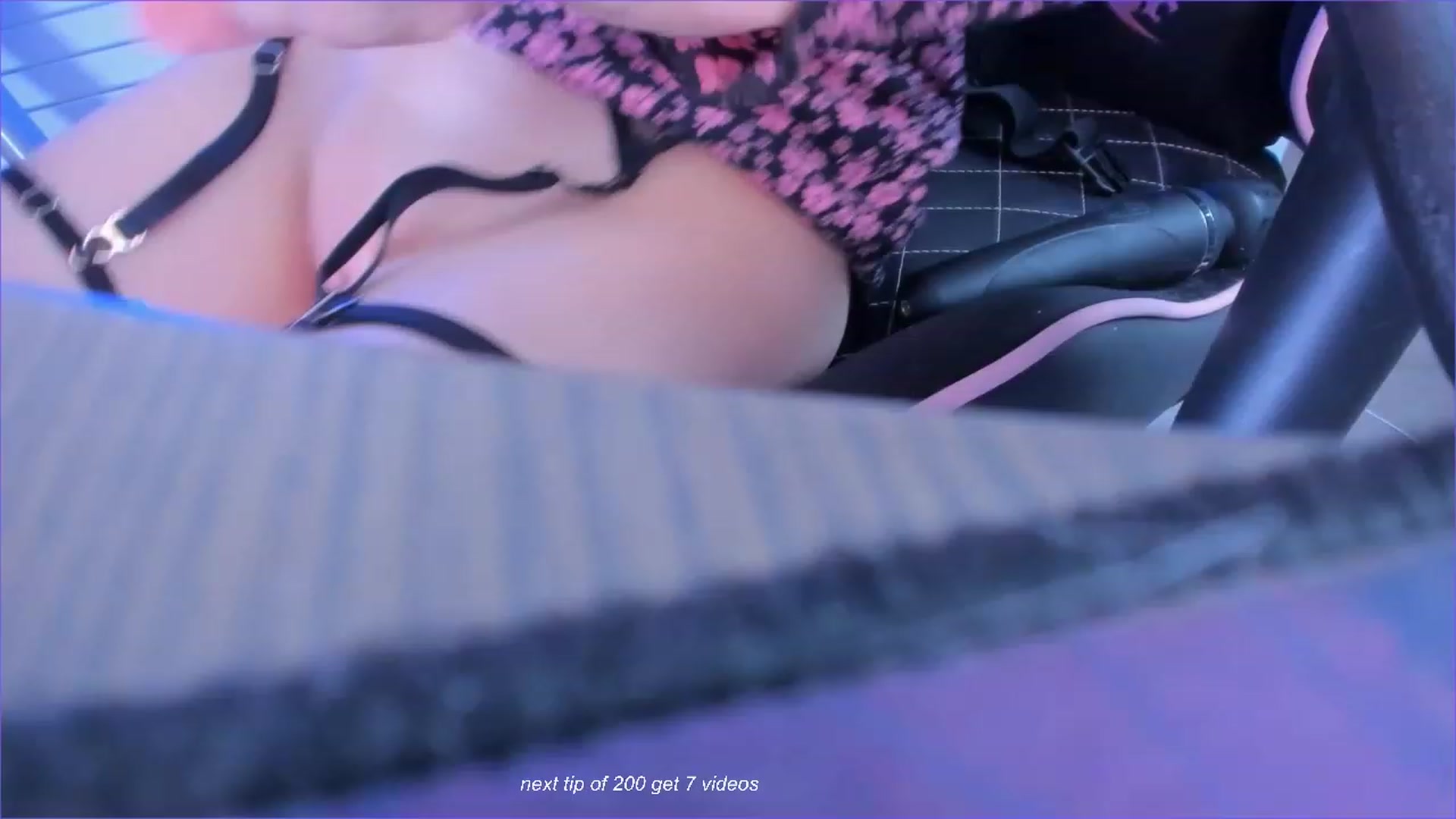 Gallery image thumbnail from fun_for_cash's myfreecams stream on, 12/27/2023, 21:45 image 18 of 20