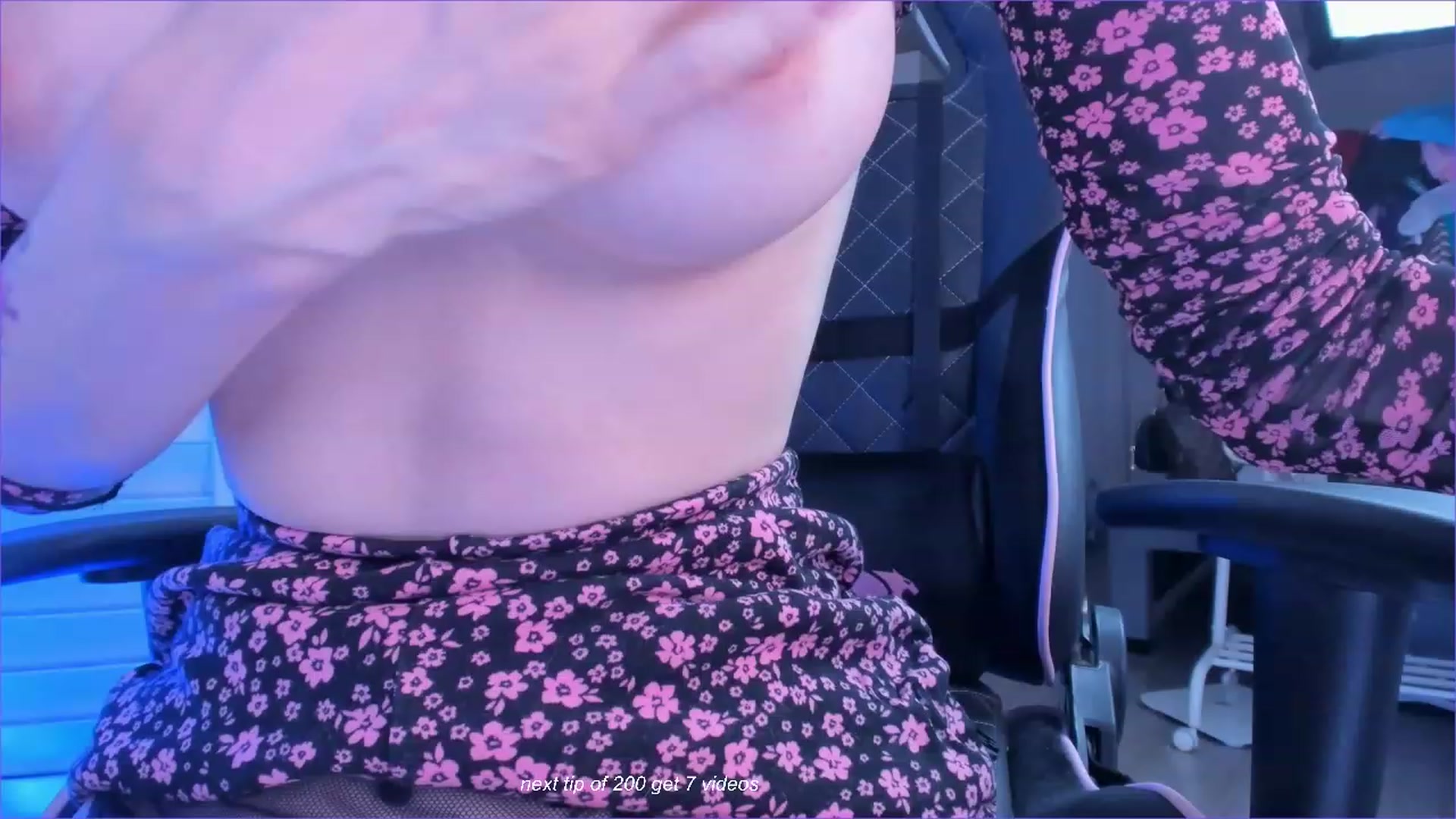 Gallery image thumbnail from fun_for_cash's myfreecams stream on, 01/01/2024, 17:47 image 13 of 20