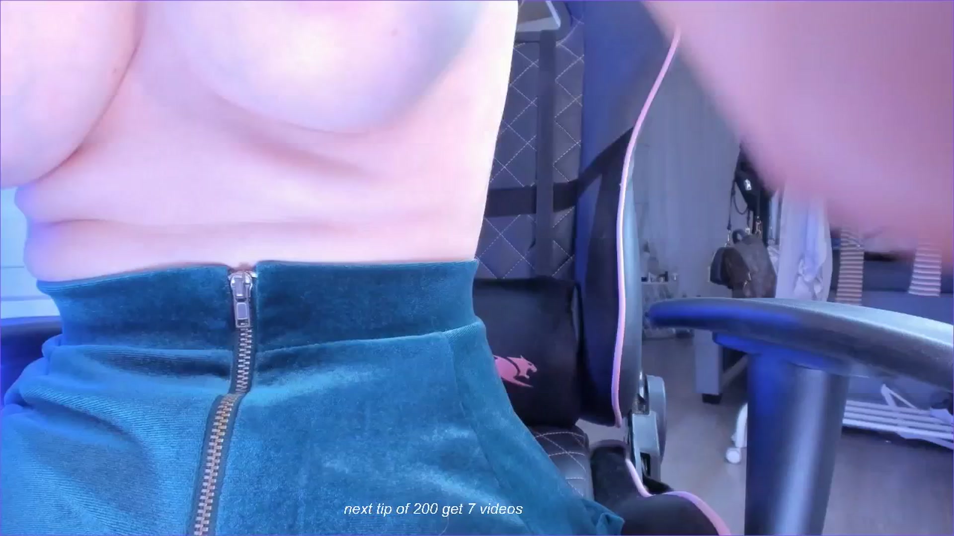 Gallery image thumbnail from fun_for_cash's myfreecams stream on, 02/17/2024, 18:22 image 16 of 20