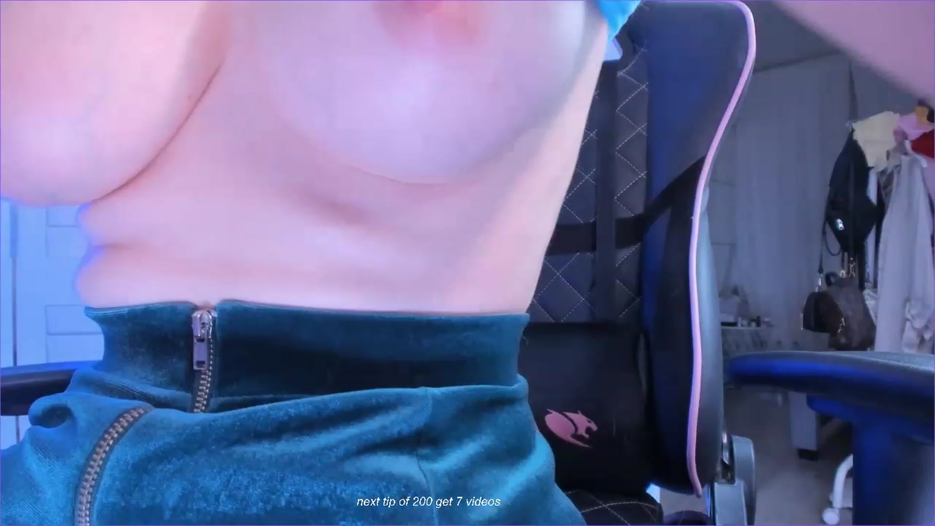 Gallery image thumbnail from fun_for_cash's myfreecams stream on, 02/19/2024, 19:36 image 14 of 20