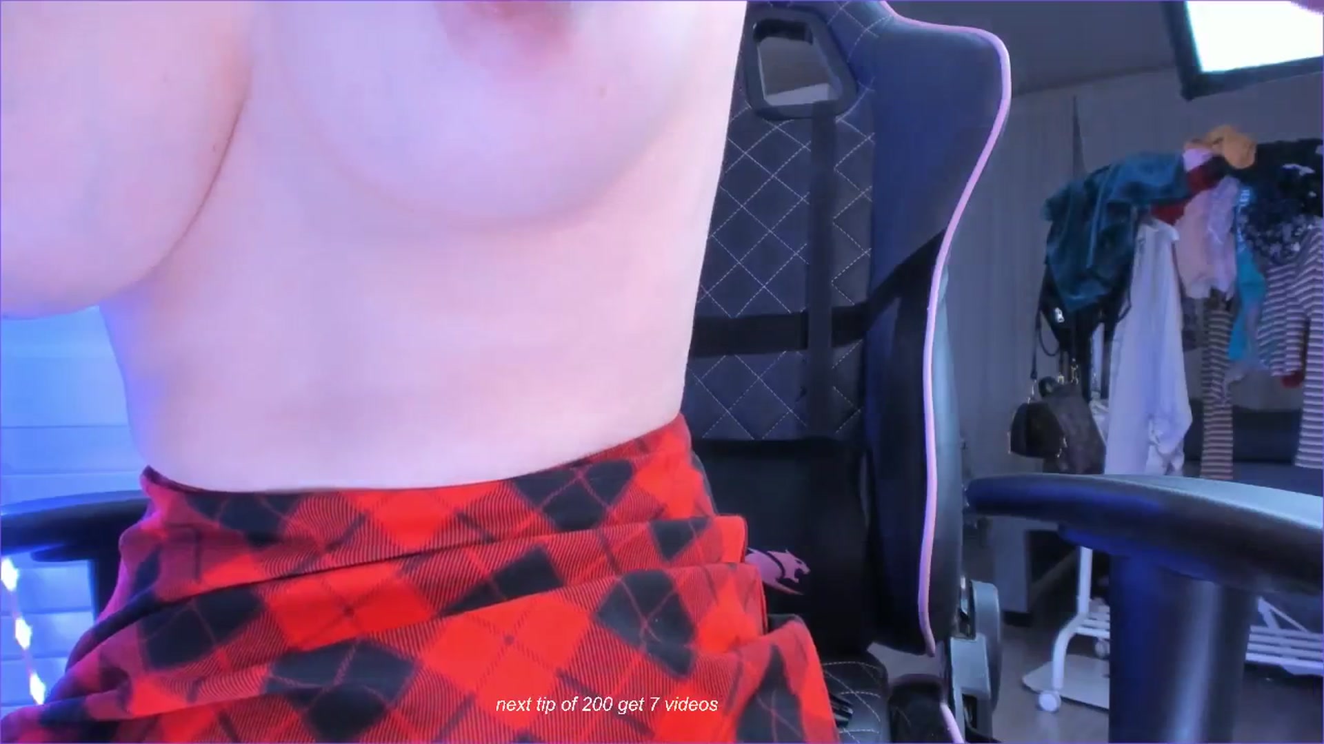 Gallery image thumbnail from fun_for_cash's myfreecams stream on, 02/21/2024, 17:06 image 19 of 20