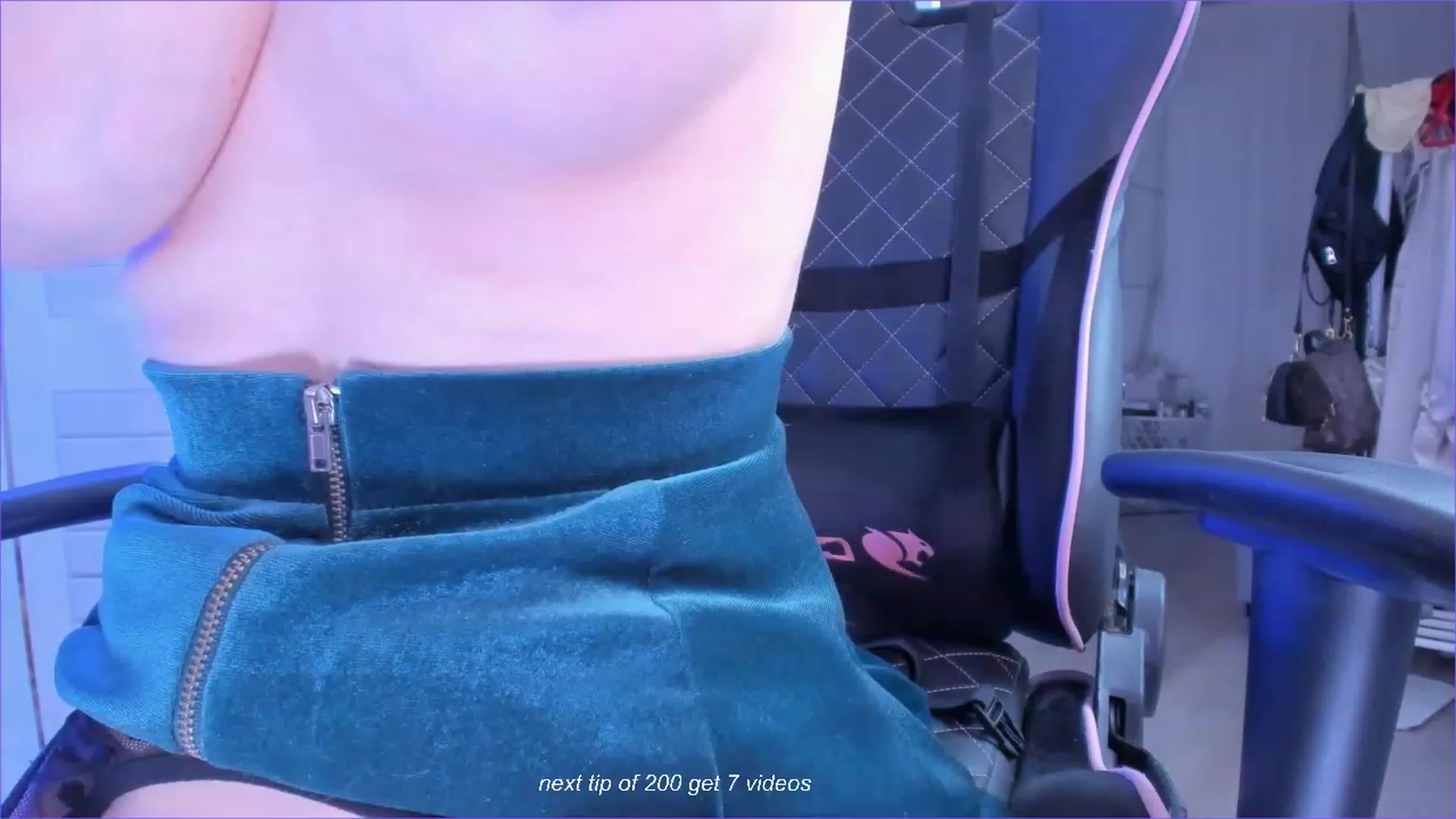 Gallery image thumbnail from fun_for_cash's myfreecams stream on, 02/24/2024, 19:06 image 18 of 20