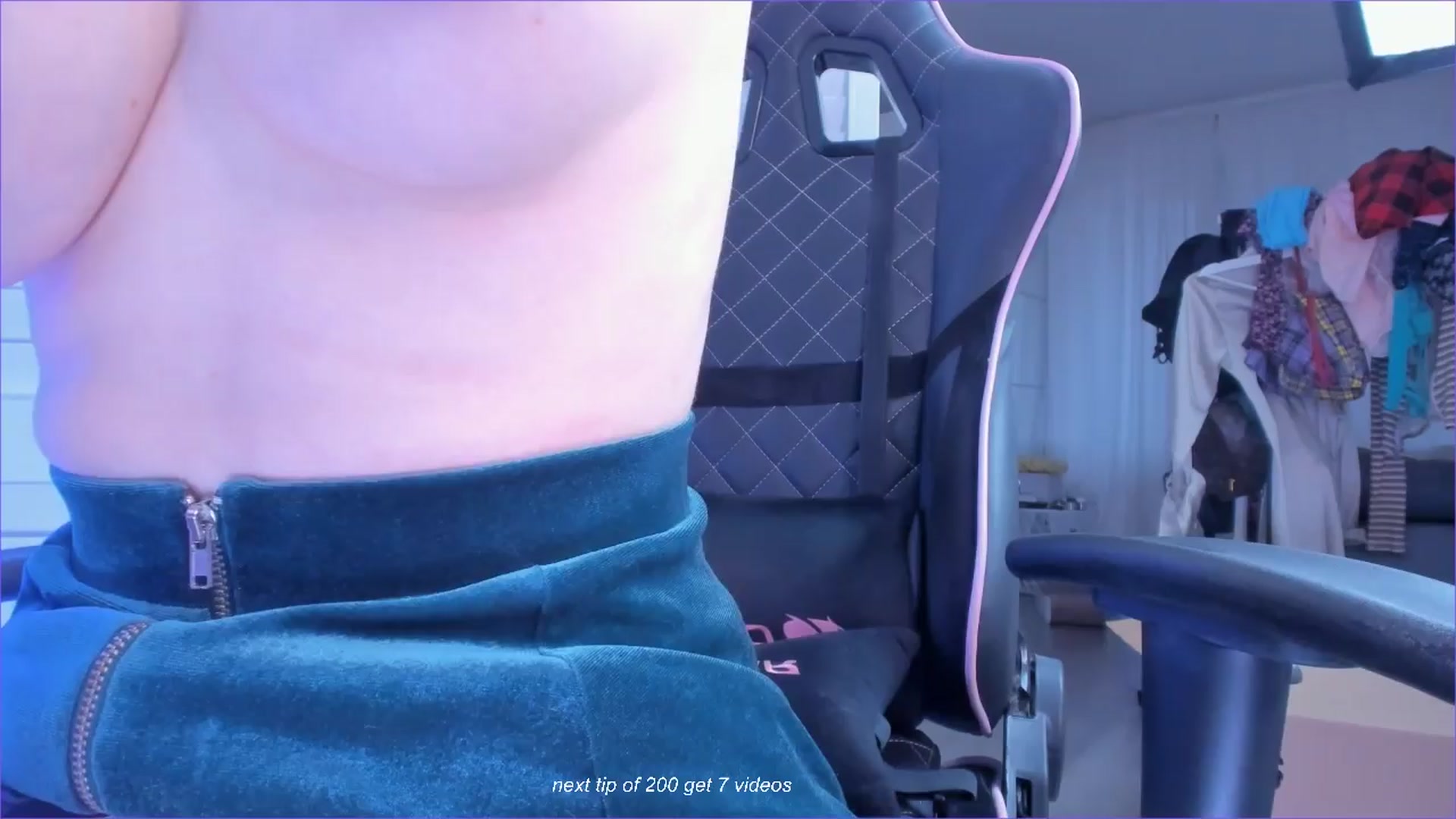 Gallery image thumbnail from fun_for_cash's myfreecams stream on, 04/09/2024, 15:44 image 4 of 20