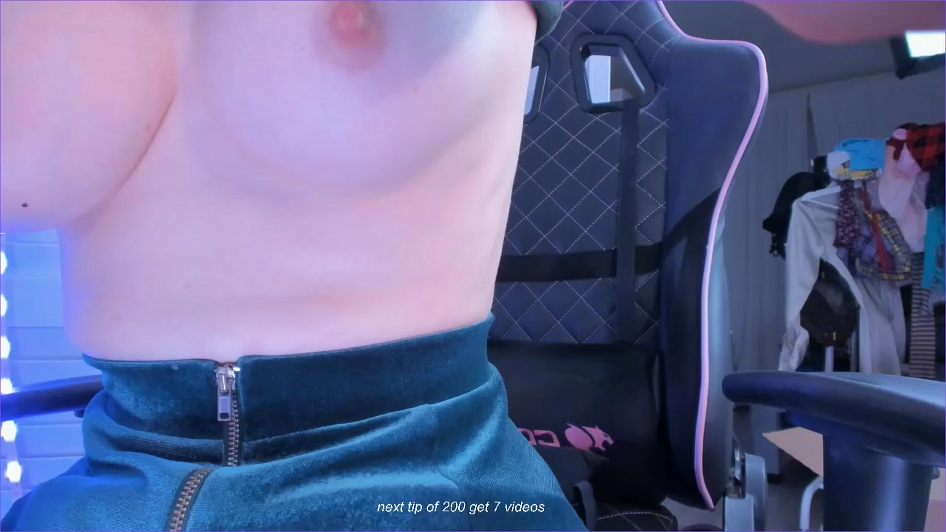 Gallery image thumbnail from fun_for_cash's myfreecams stream on, 04/13/2024, 19:40 image 15 of 20