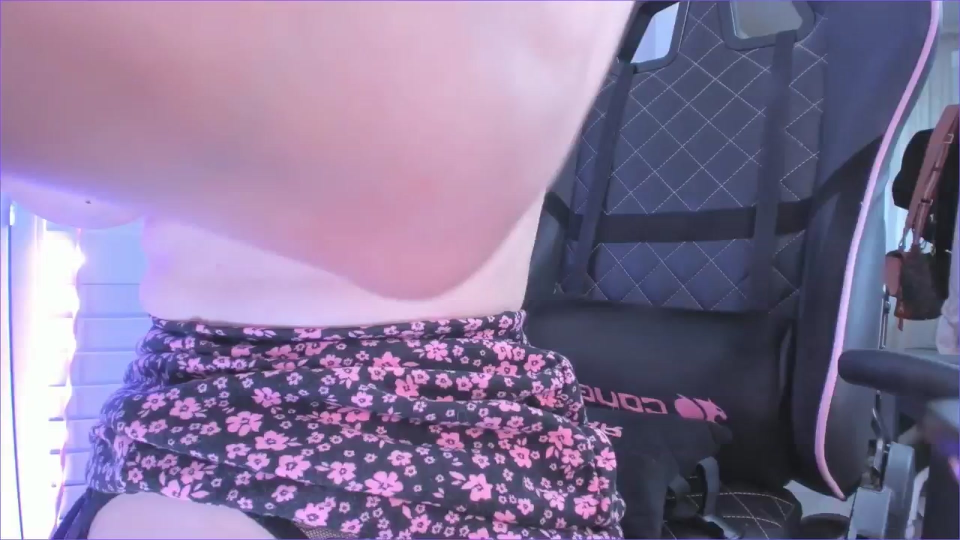 Gallery image thumbnail from fun_for_cash's myfreecams stream on, 05/15/2024, 10:38 image 1 of 20