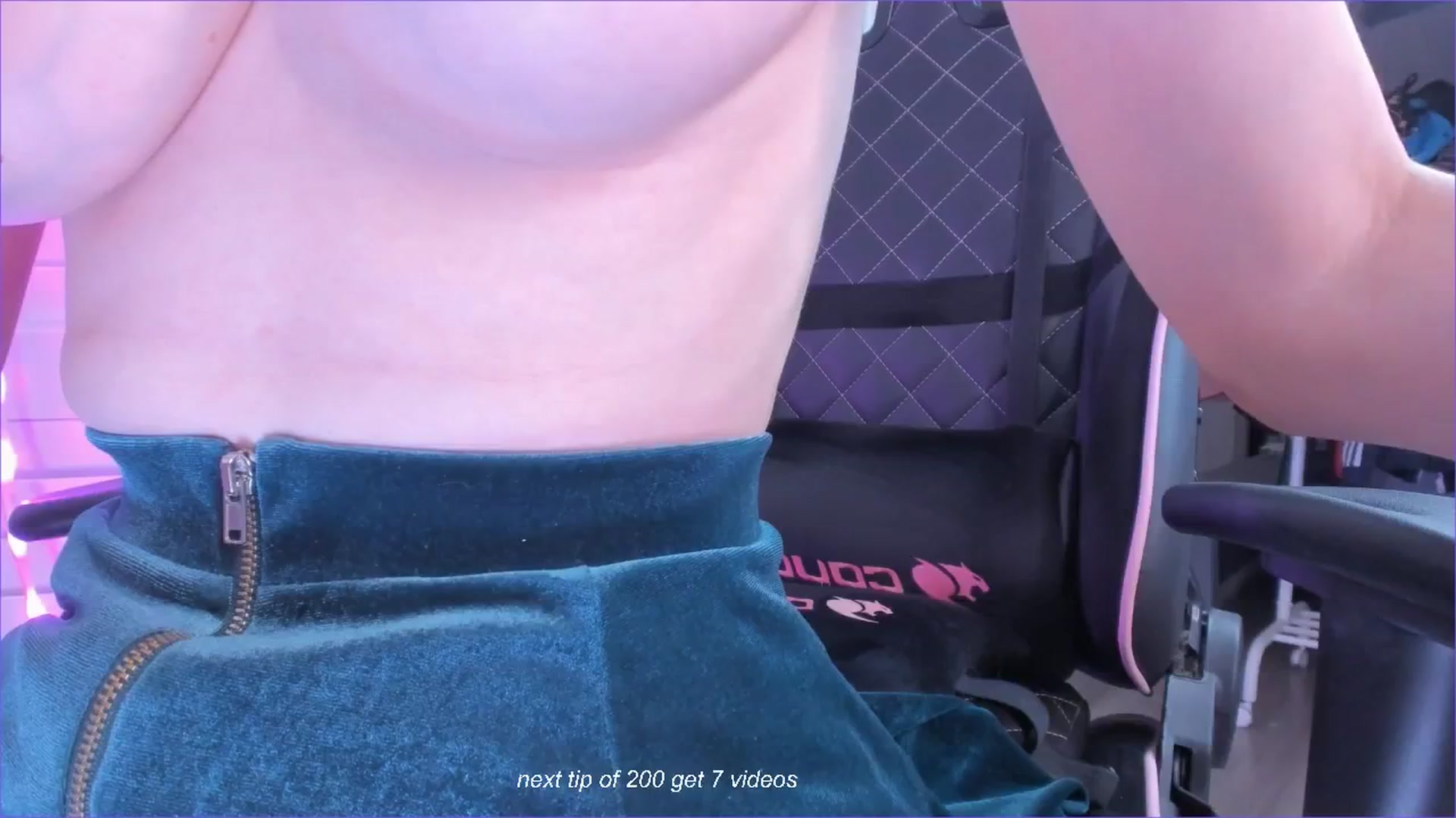 Gallery image thumbnail from fun_for_cash's myfreecams stream on, 05/31/2024, 19:10 image 1 of 20