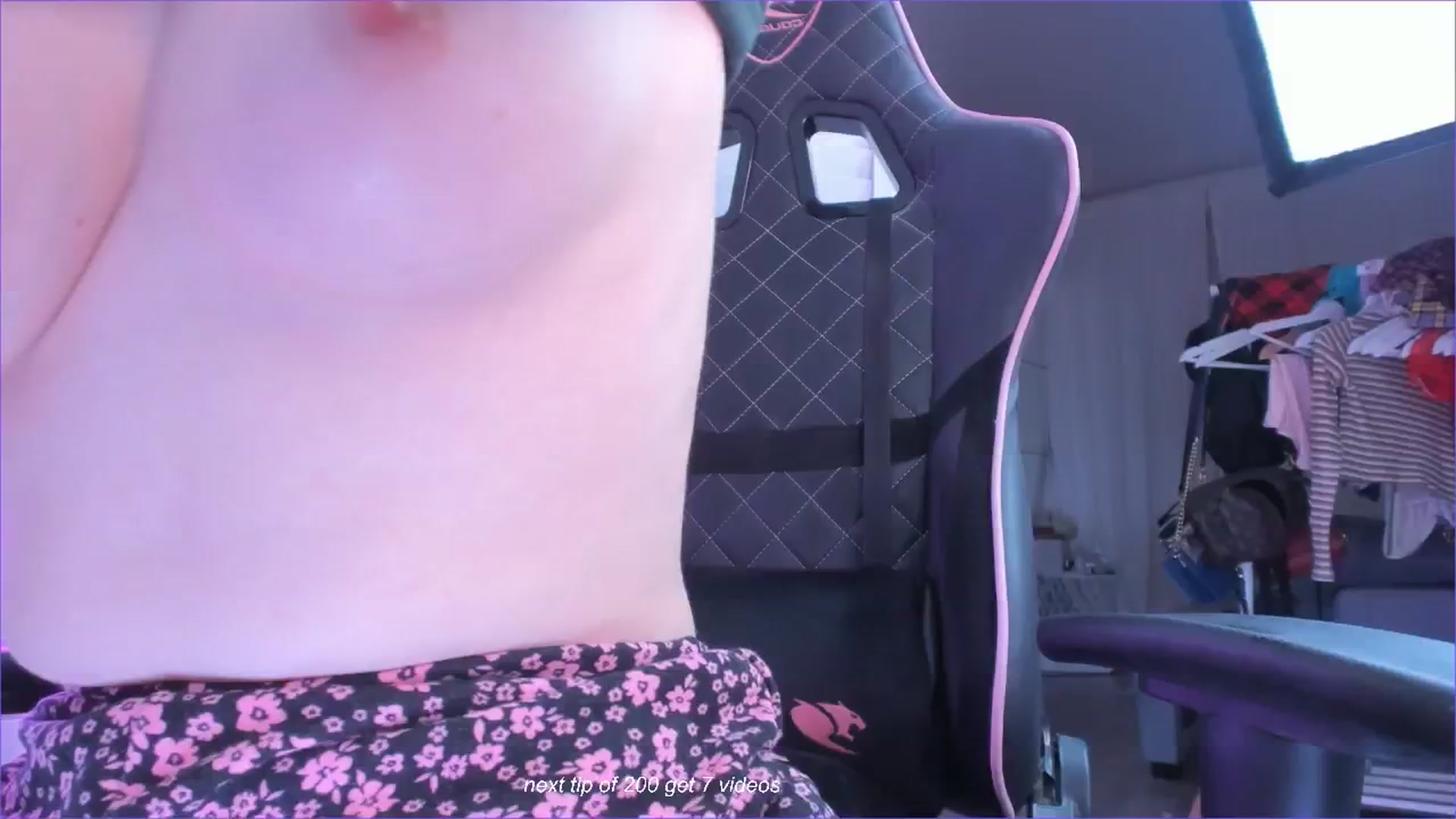 Gallery image thumbnail from fun_for_cash's myfreecams stream on, 07/24/2024, 20:35 image 18 of 20