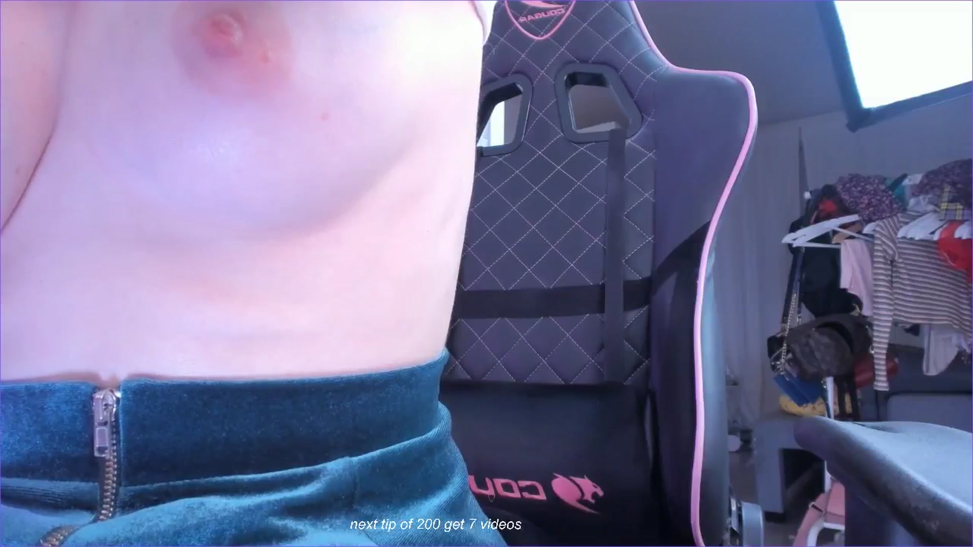 Gallery image thumbnail from fun_for_cash's myfreecams stream on, 07/25/2024, 19:10 image 8 of 20