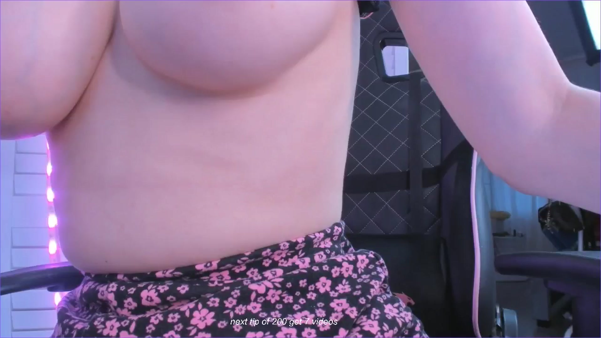 Gallery image thumbnail from fun_for_cash's myfreecams stream on, 08/15/2024, 16:29 image 9 of 20