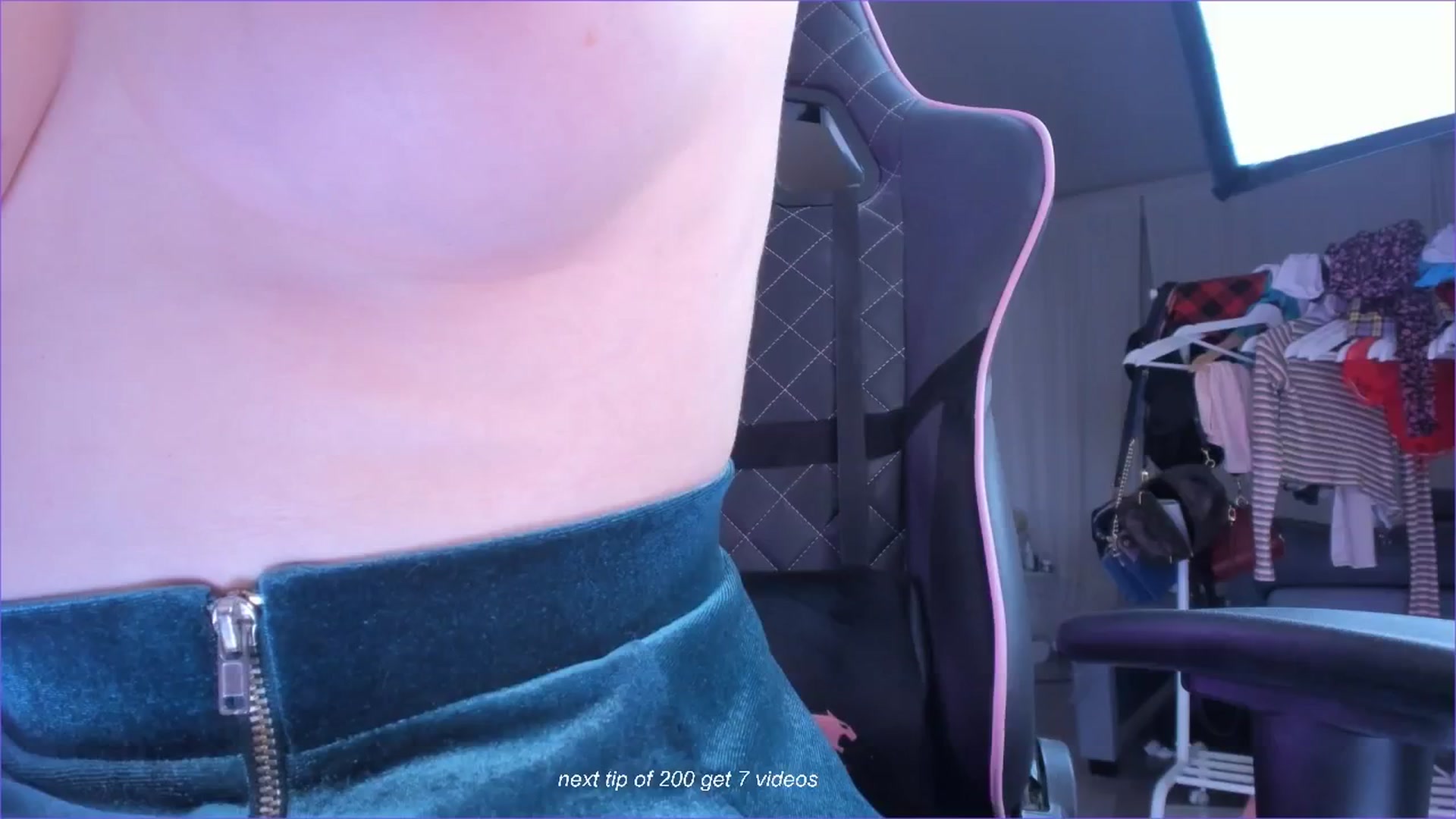 Gallery image thumbnail from fun_for_cash's myfreecams stream on, 08/16/2024, 19:11 image 2 of 20