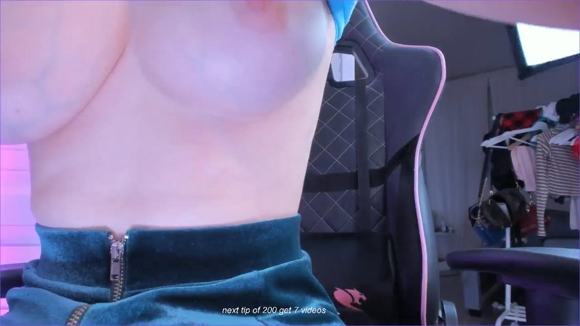 Gallery image thumbnail from fun_for_cash's myfreecams stream on, 08/17/2024, 17:55 image 6 of 20
