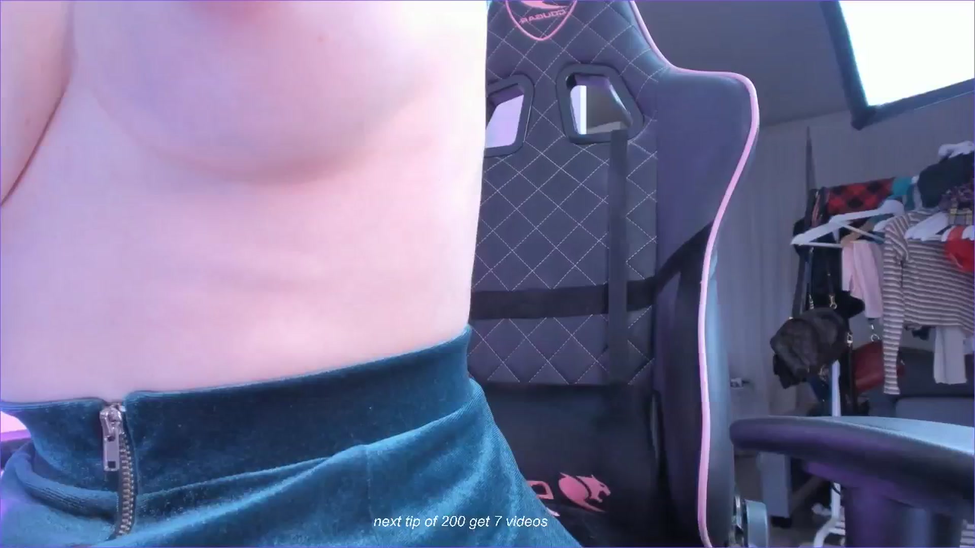 Gallery image thumbnail from fun_for_cash's myfreecams stream on, 09/09/2024, 17:20 image 15 of 20