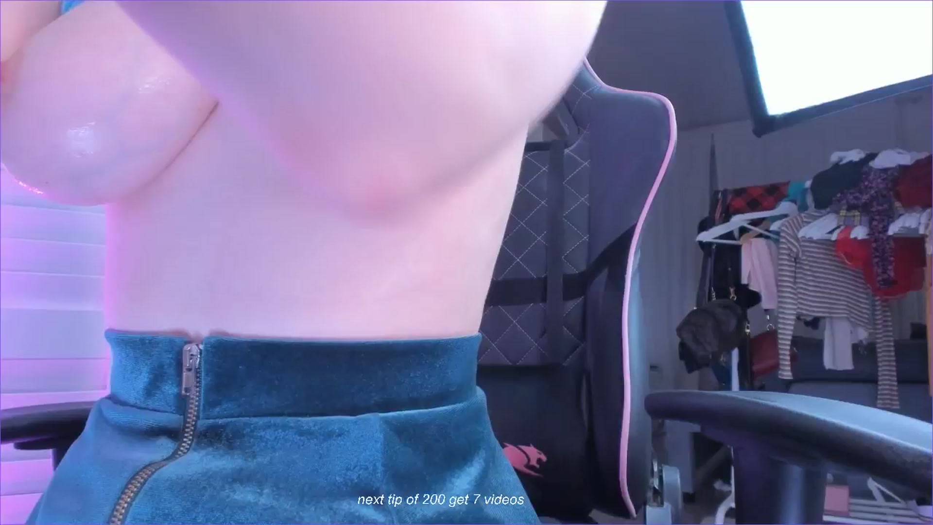 Gallery image thumbnail from fun_for_cash's myfreecams stream on, 09/09/2024, 18:31 image 14 of 20