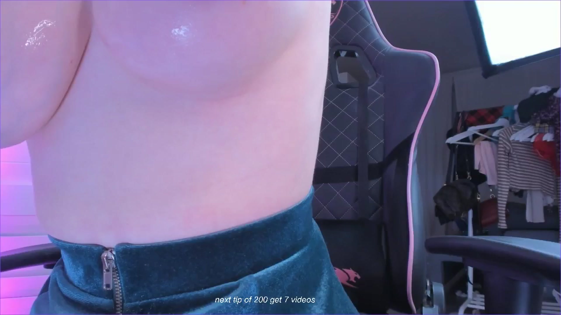 Gallery image thumbnail from fun_for_cash's myfreecams stream on, 09/09/2024, 18:31 image 15 of 20