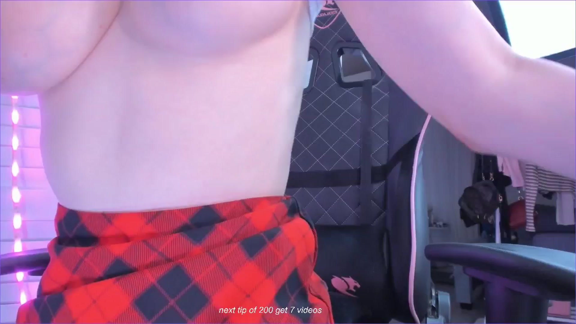 Gallery image thumbnail from fun_for_cash's myfreecams stream on, 09/10/2024, 17:48 image 5 of 20