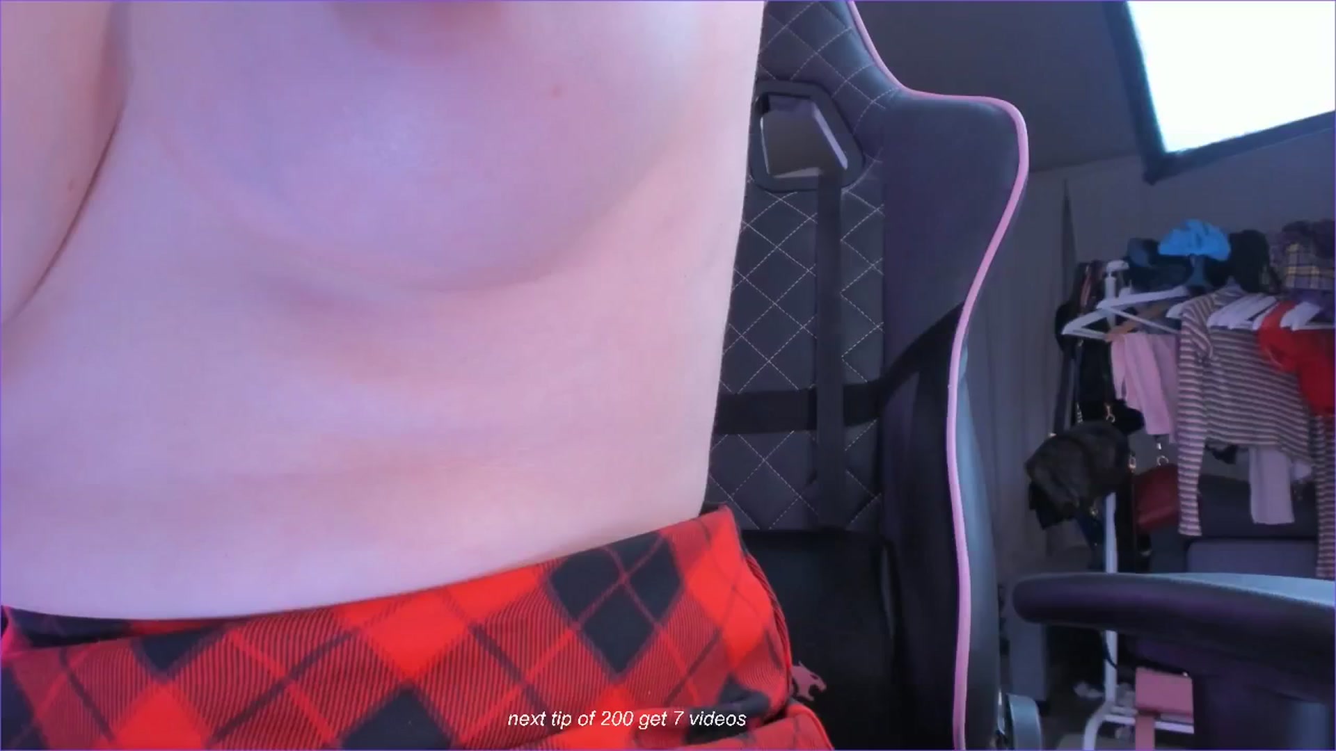 Gallery image thumbnail from fun_for_cash's myfreecams stream on, 09/17/2024, 22:34 image 15 of 20