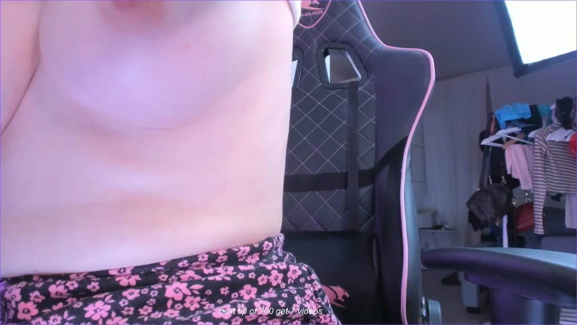 Gallery image thumbnail from fun_for_cash's myfreecams stream on, 09/18/2024, 18:00 image 10 of 20
