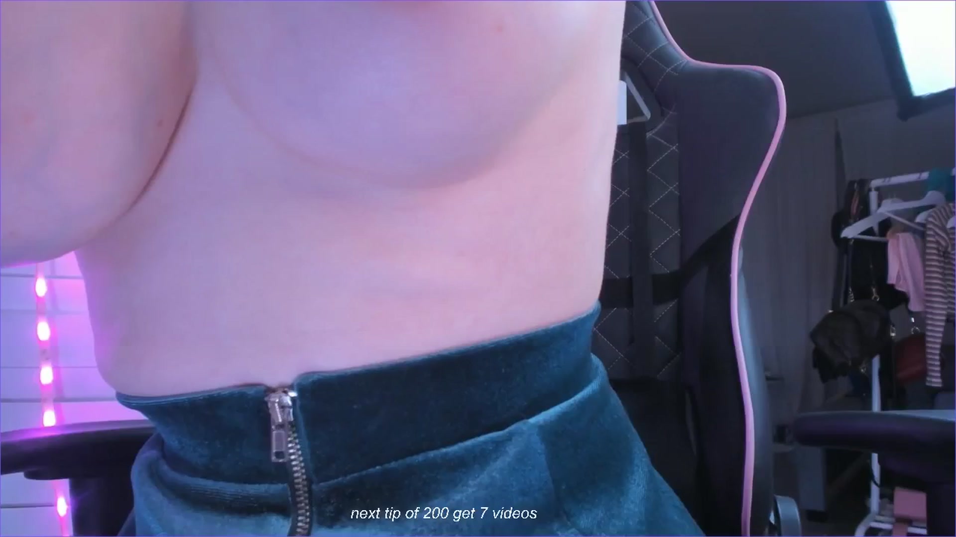 Gallery image thumbnail from fun_for_cash's myfreecams stream on, 09/22/2024, 21:49 image 17 of 20