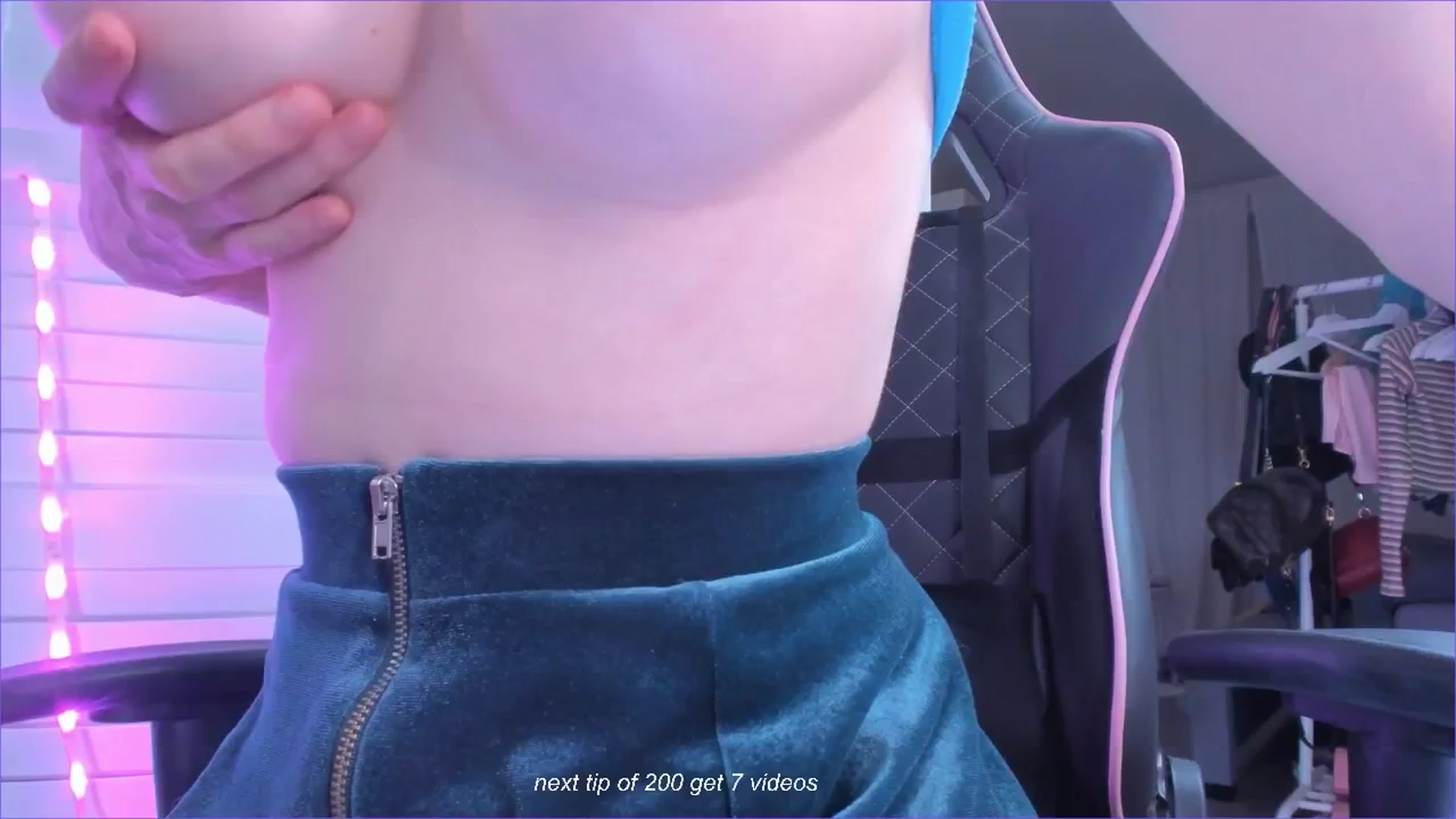 Gallery image thumbnail from fun_for_cash's myfreecams stream on, 09/22/2024, 21:49 image 11 of 20