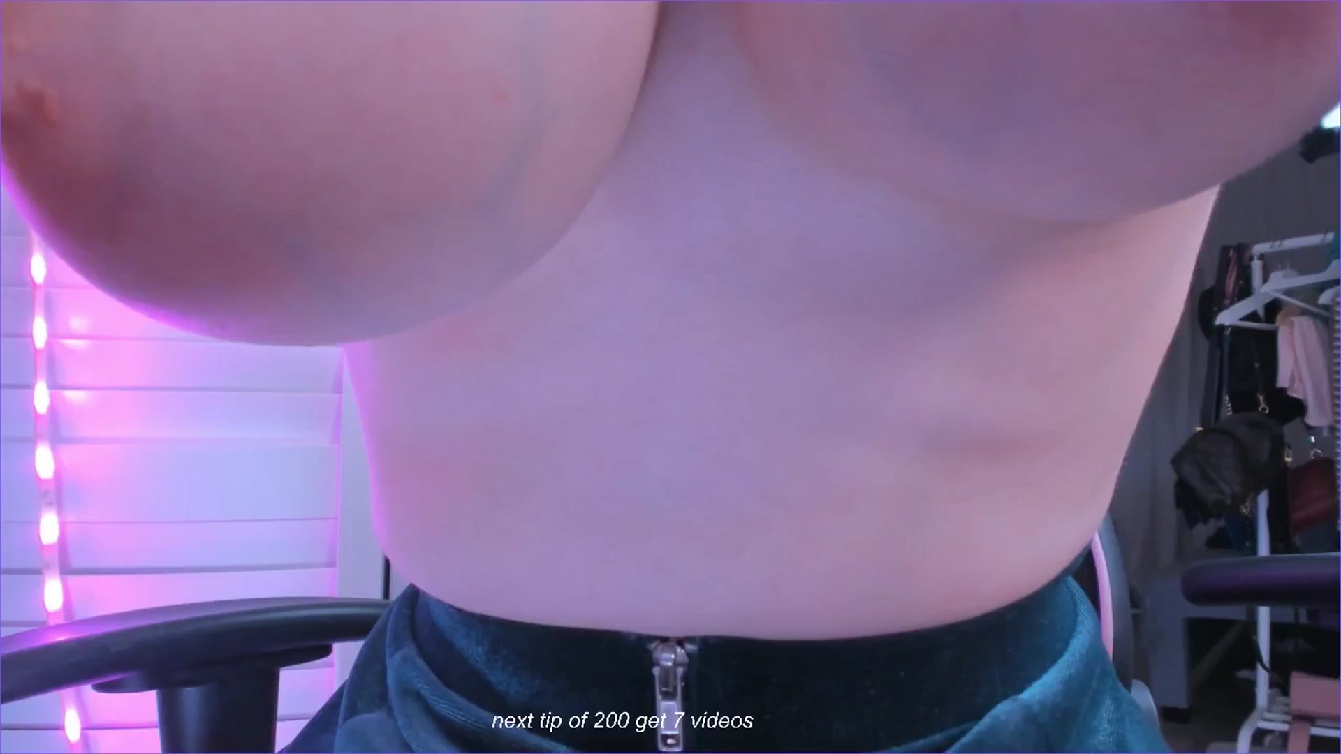 Gallery image thumbnail from fun_for_cash's myfreecams stream on, 09/24/2024, 24:32 image 3 of 20
