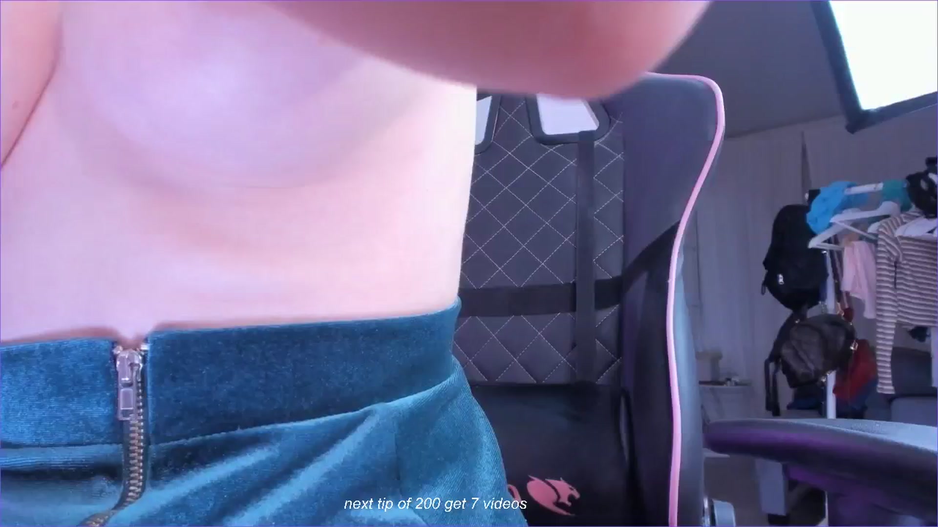 Gallery image thumbnail from fun_for_cash's myfreecams stream on, 10/04/2024, 17:43 image 19 of 20