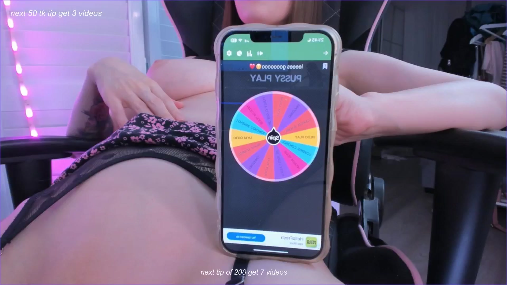 Gallery image thumbnail from fun_for_cash's myfreecams stream on, 10/05/2024, 19:21 image 5 of 20