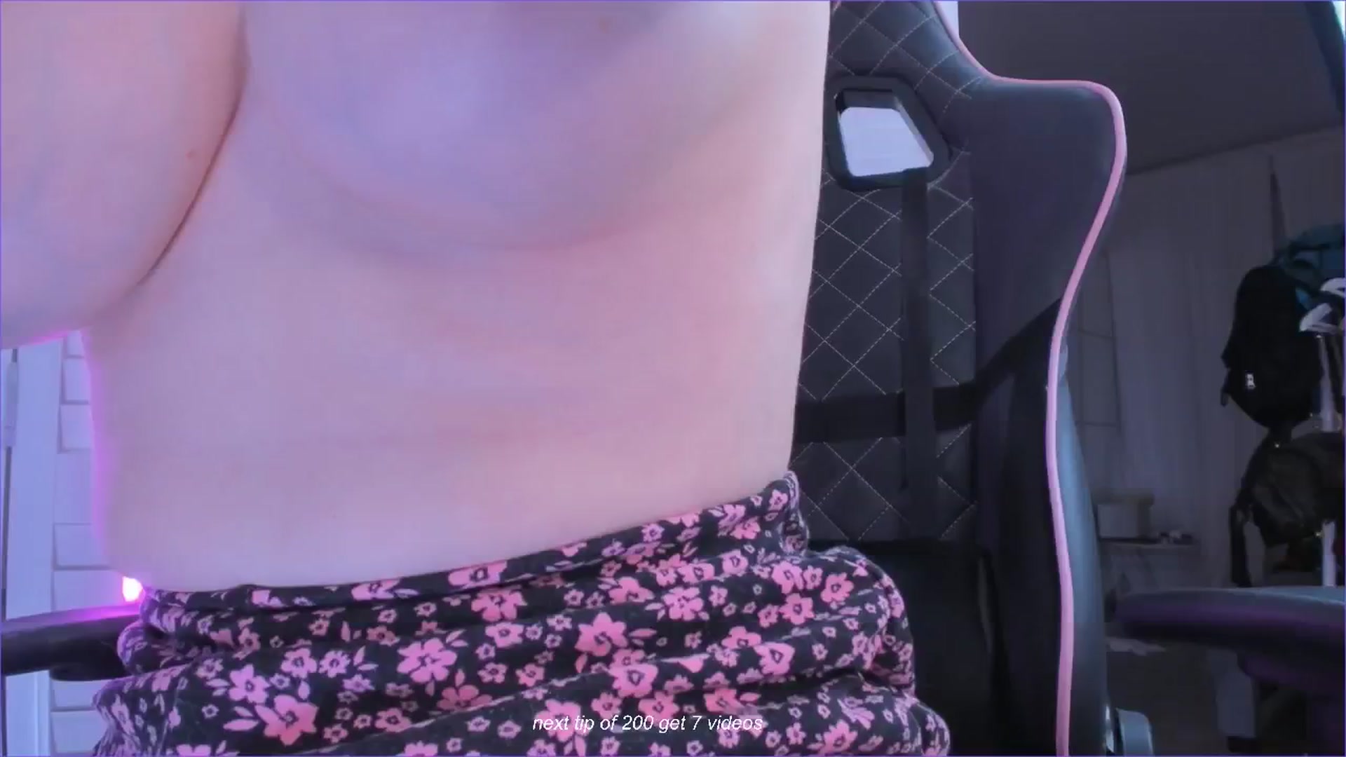 Gallery image thumbnail from fun_for_cash's myfreecams stream on, 10/05/2024, 22:20 image 17 of 20