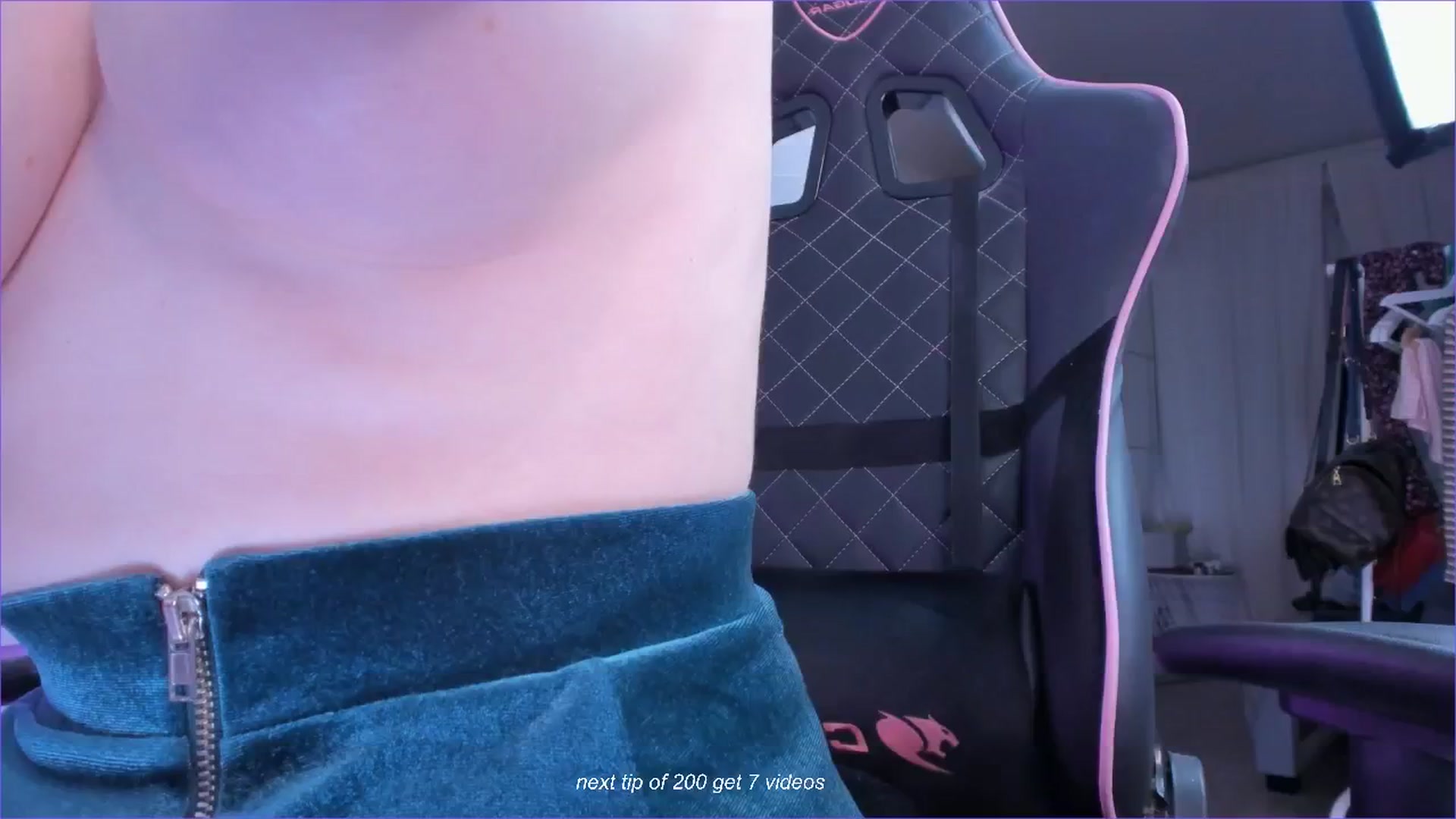 Gallery image thumbnail from fun_for_cash's myfreecams stream on, 10/21/2024, 16:51 image 18 of 20